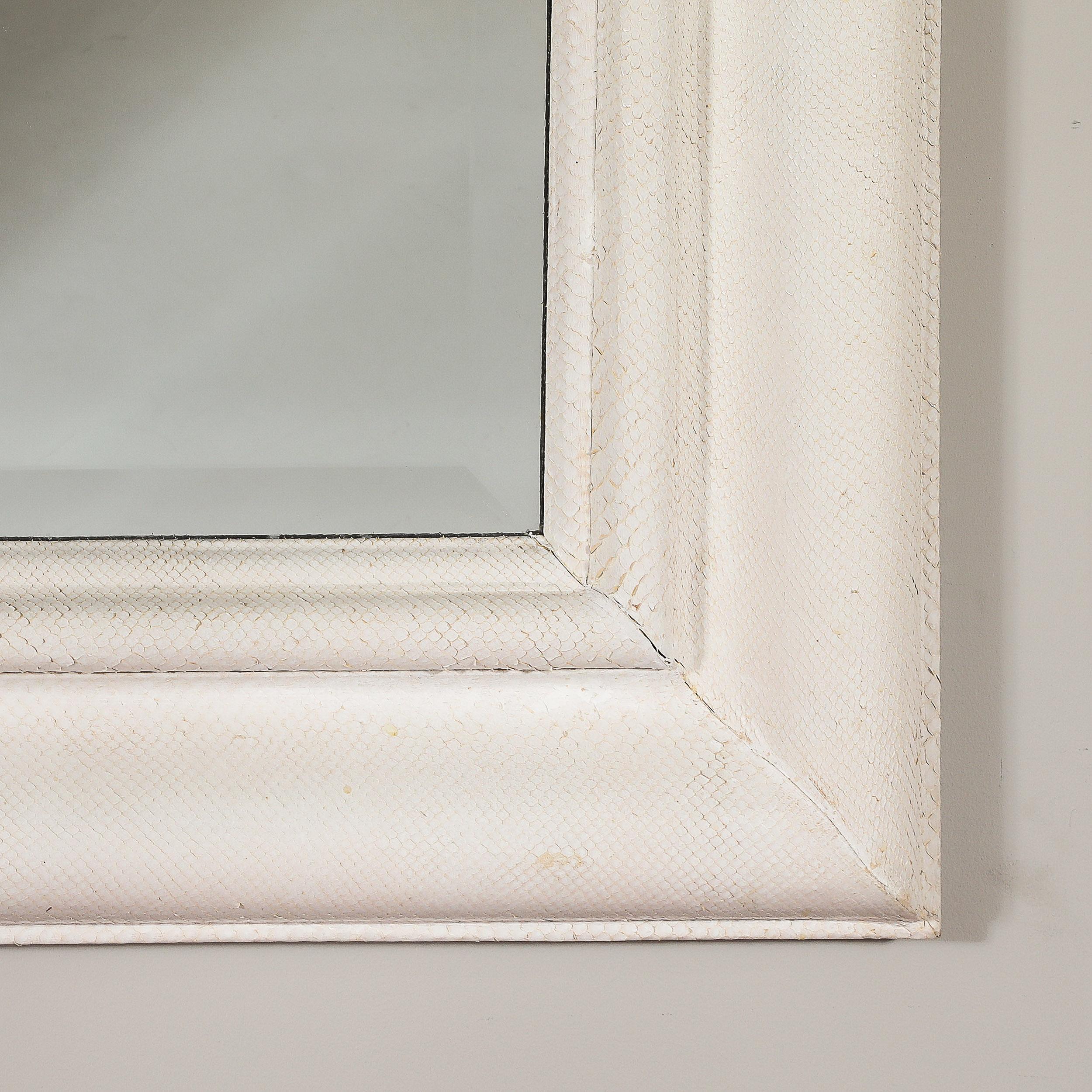Miroirolding, moderniste du milieu du siècle dernier en python blanc de Karl Springer en vente 2