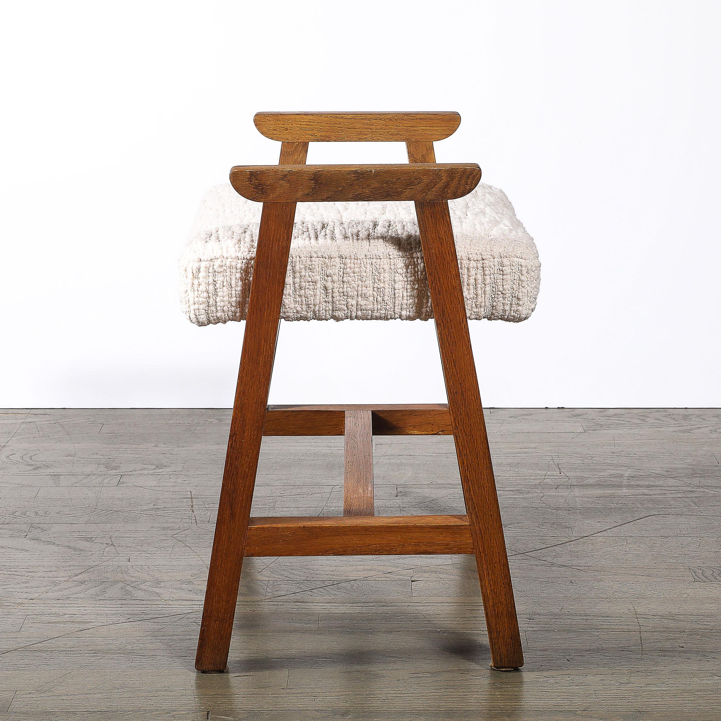 Tabouret en chêne moderniste du milieu du siècle par Guillerme et Chambron Edition Votre Maison en vente 3