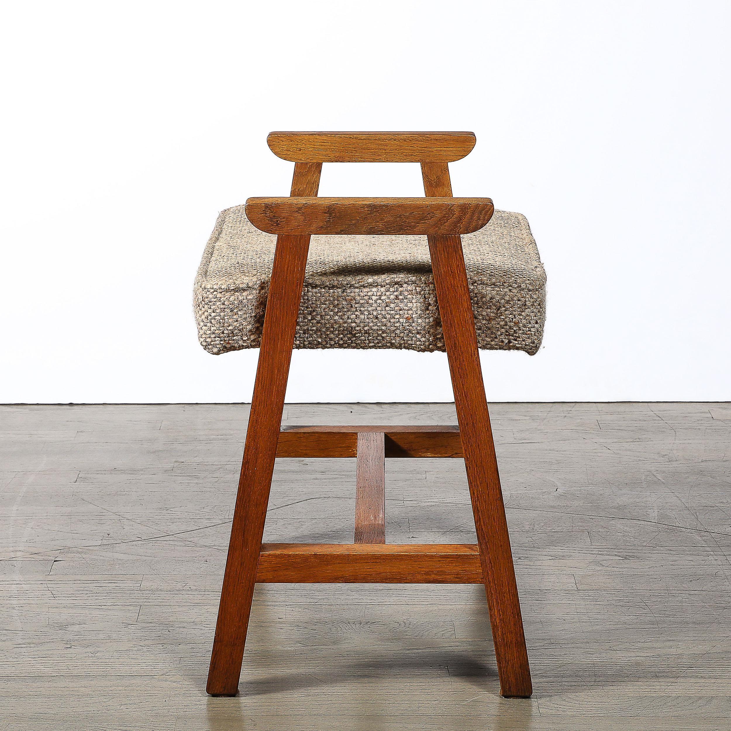 Francese Sgabello modernista di metà secolo in Oak di Guillerme et Chambron Edition Votre Maison in vendita