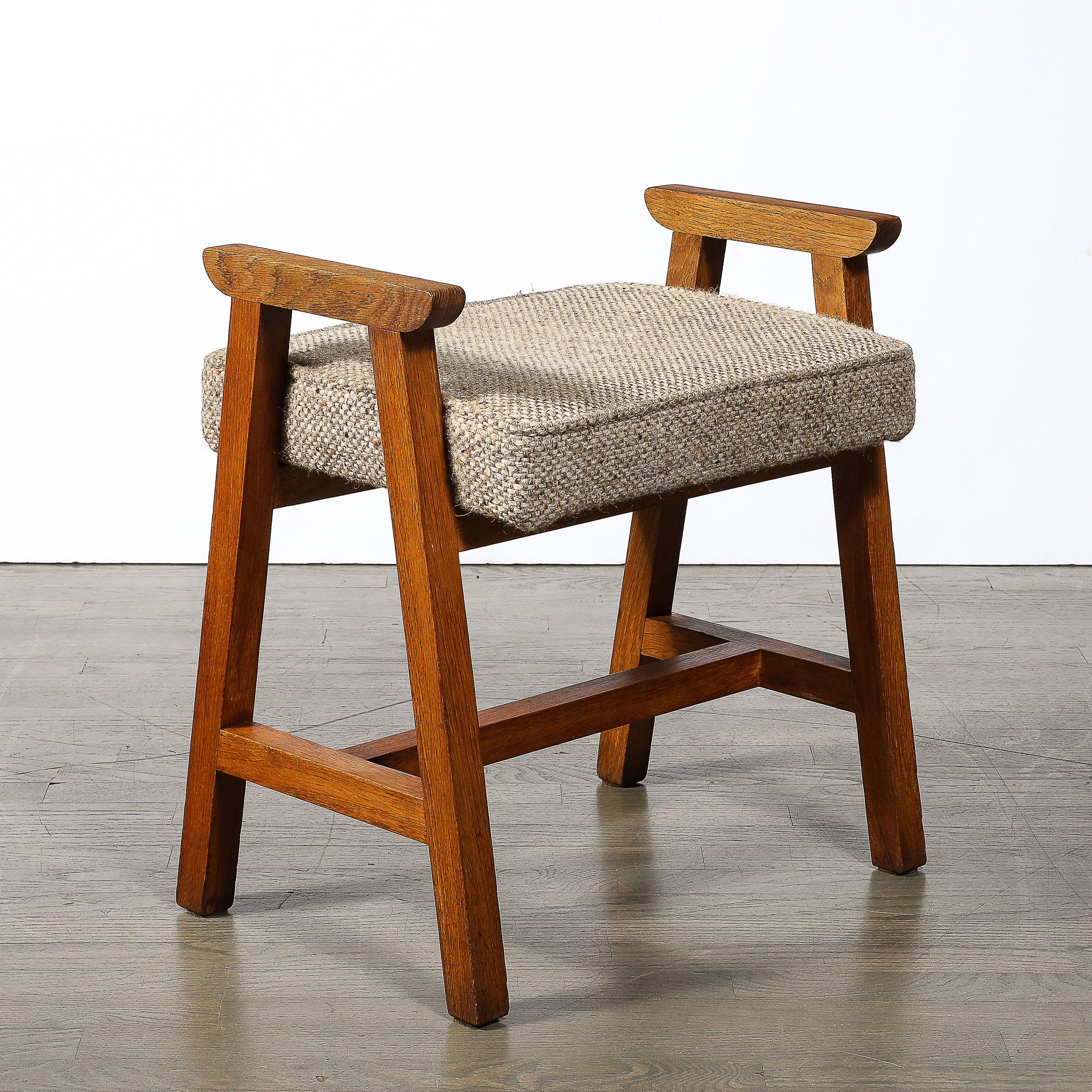 Sgabello modernista di metà secolo in Oak di Guillerme et Chambron Edition Votre Maison In condizioni ottime in vendita a New York, NY
