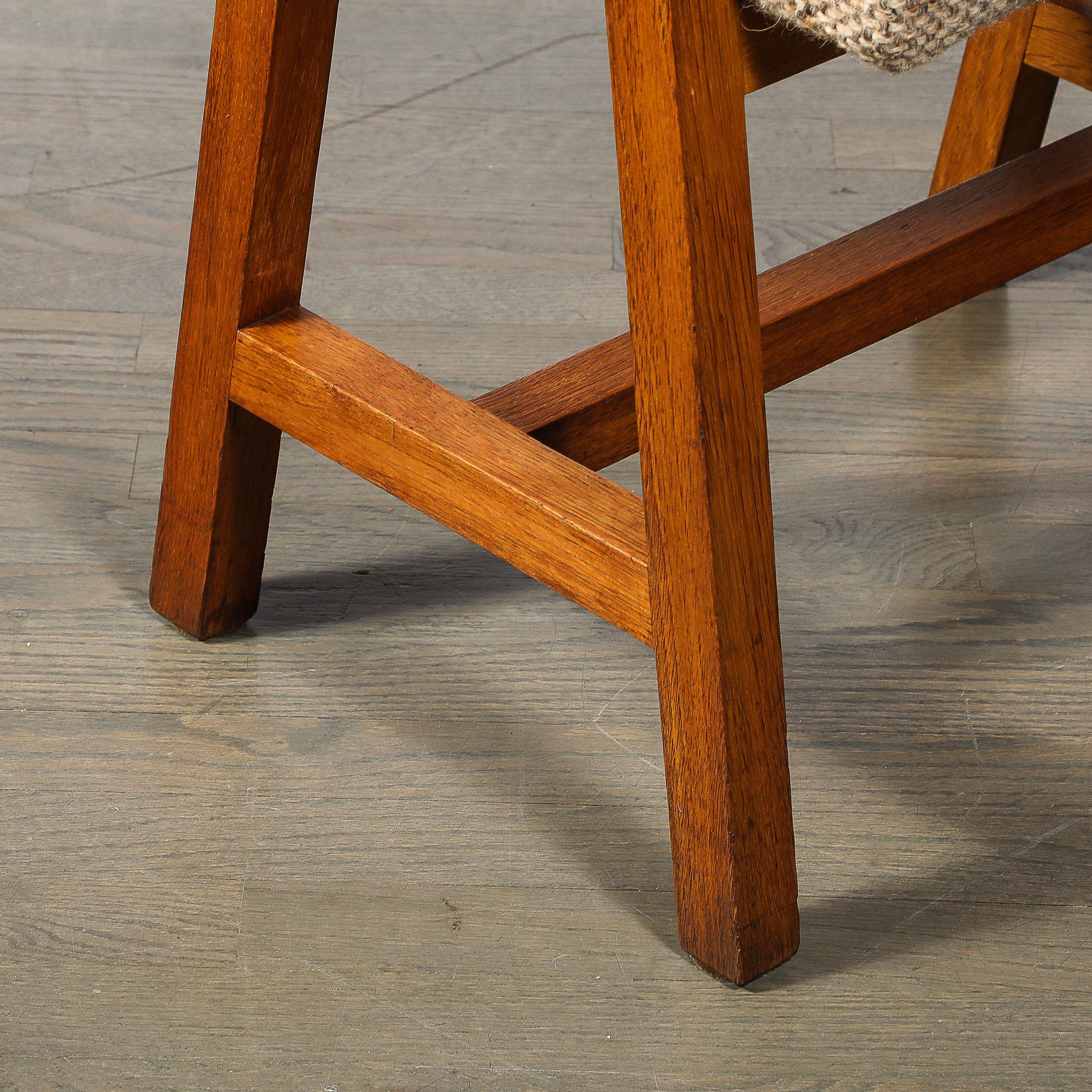 Fine XX secolo Sgabello modernista di metà secolo in Oak di Guillerme et Chambron Edition Votre Maison in vendita