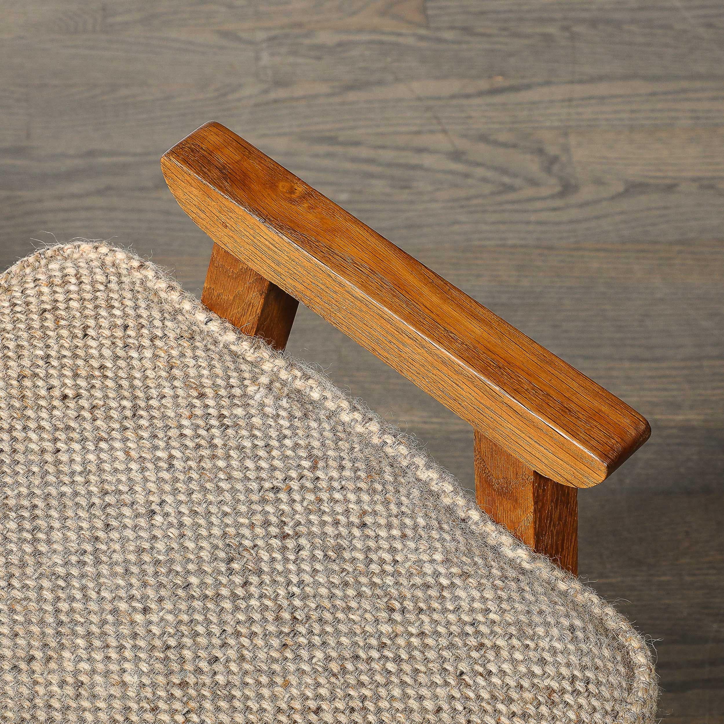 Quercia Sgabello modernista di metà secolo in Oak di Guillerme et Chambron Edition Votre Maison in vendita