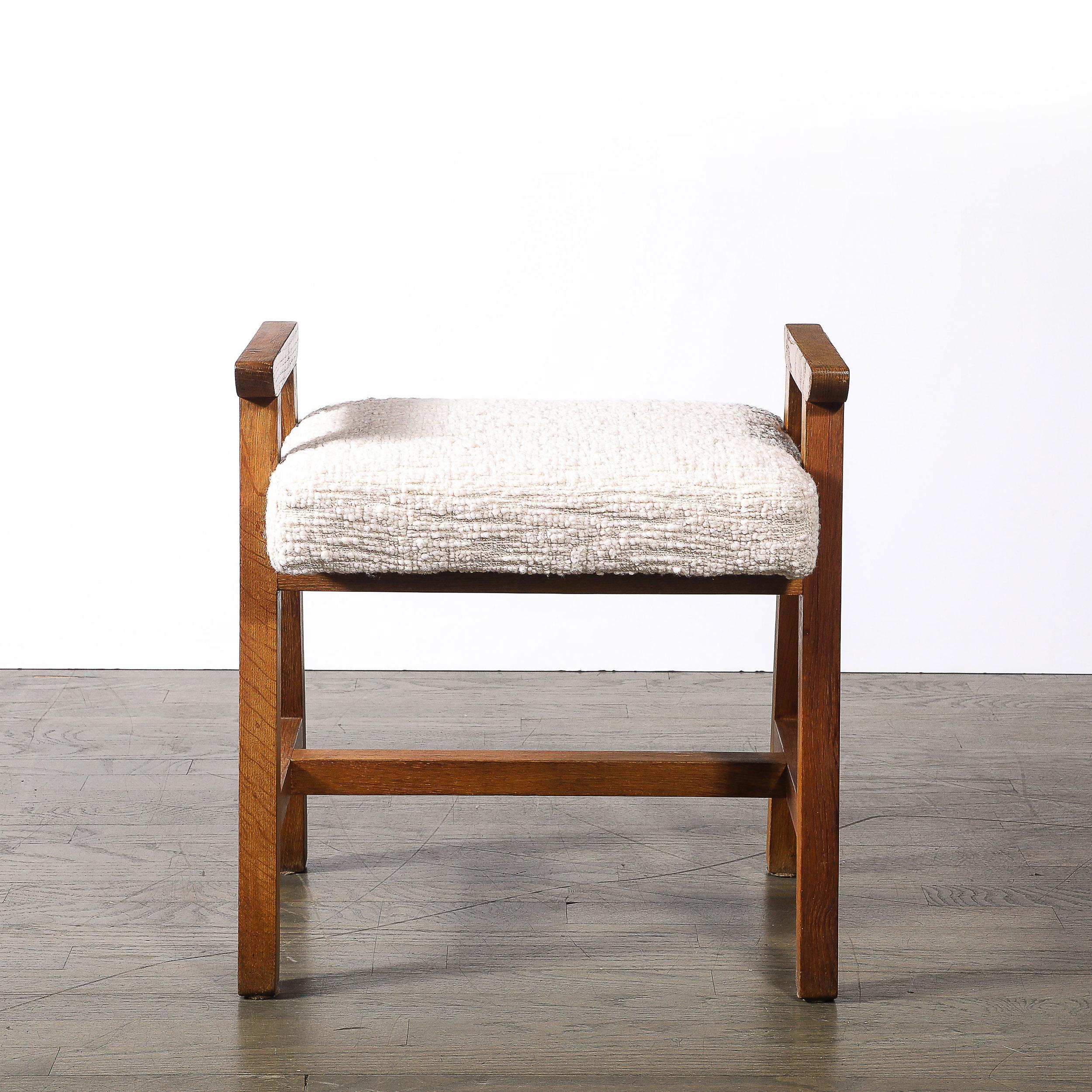 Tabouret en chêne moderniste du milieu du siècle par Guillerme et Chambron Edition Votre Maison en vente 1