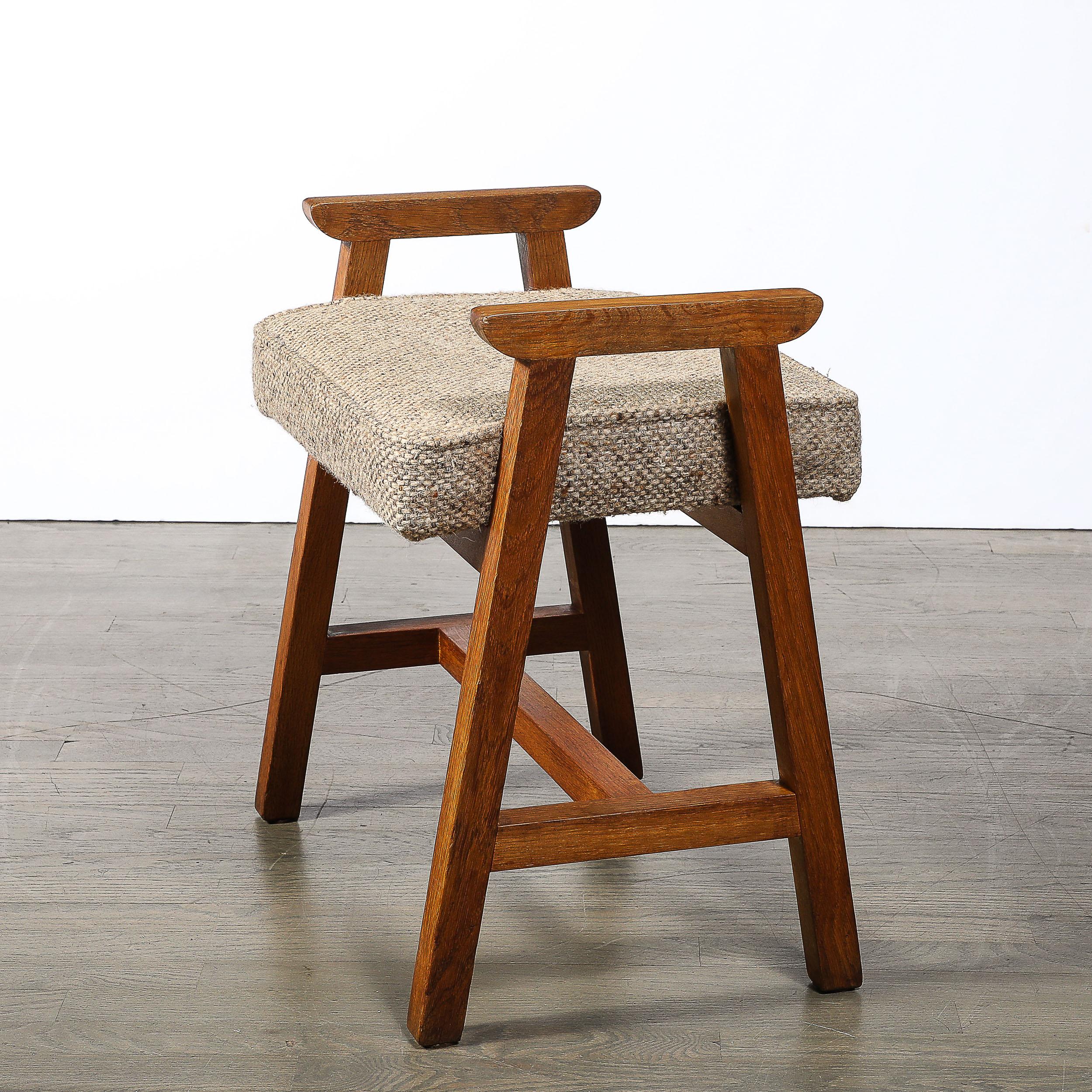 Sgabello modernista di metà secolo in Oak di Guillerme et Chambron Edition Votre Maison in vendita 2