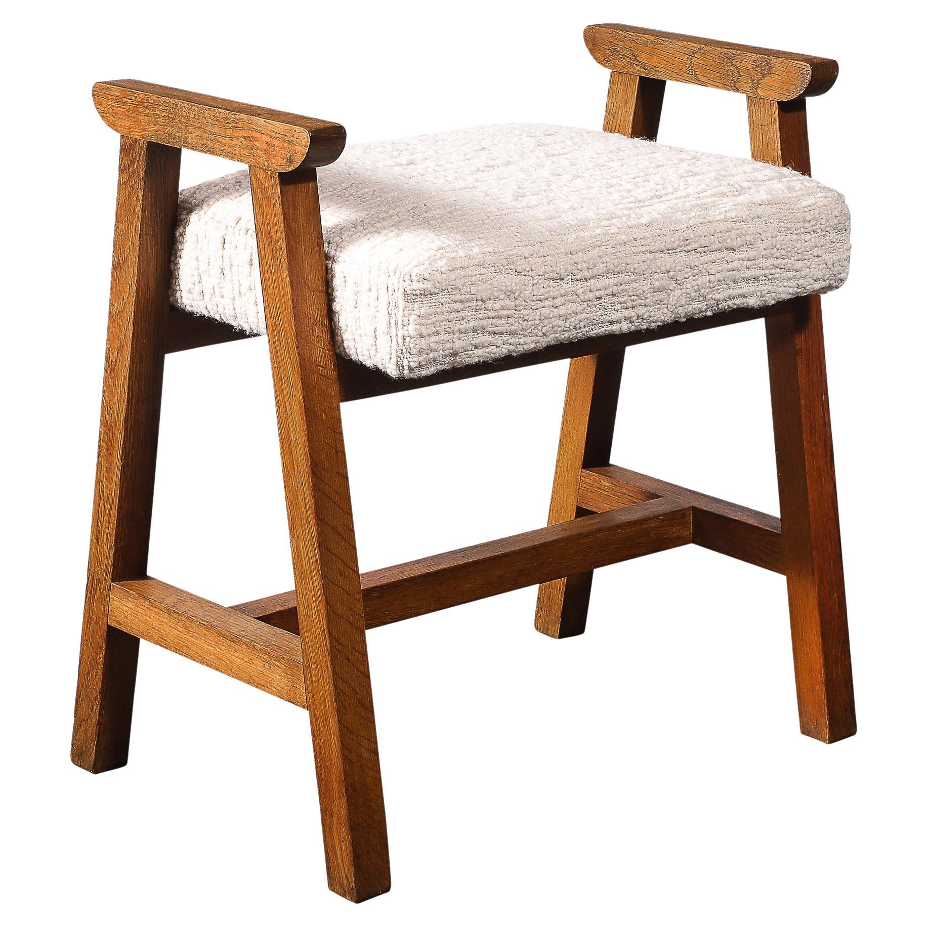 Tabouret en chêne moderniste du milieu du siècle par Guillerme et Chambron Edition Votre Maison