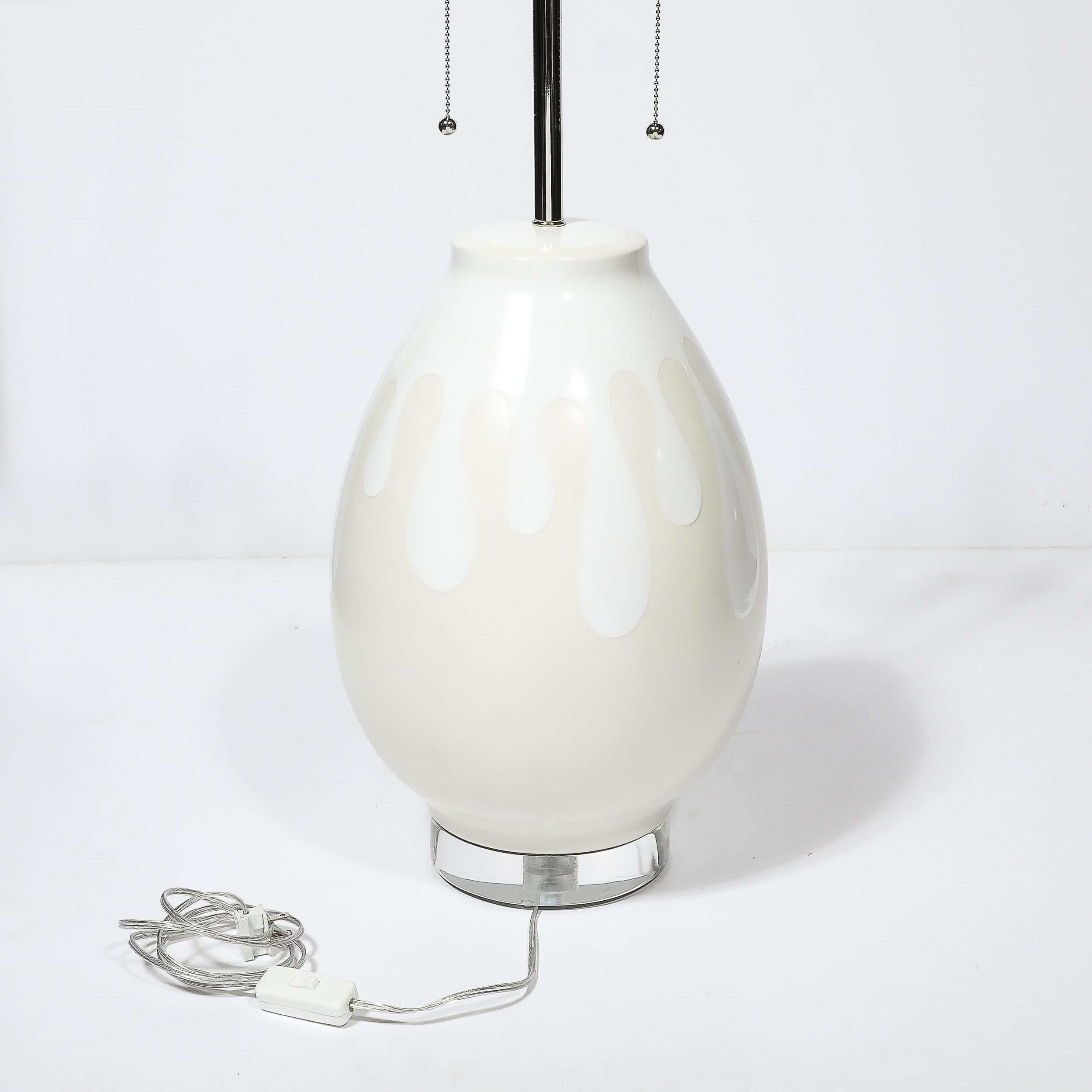 Lampes de table en céramique Off-White moderniste du milieu du siècle avec motif Graphic Splash en vente 3