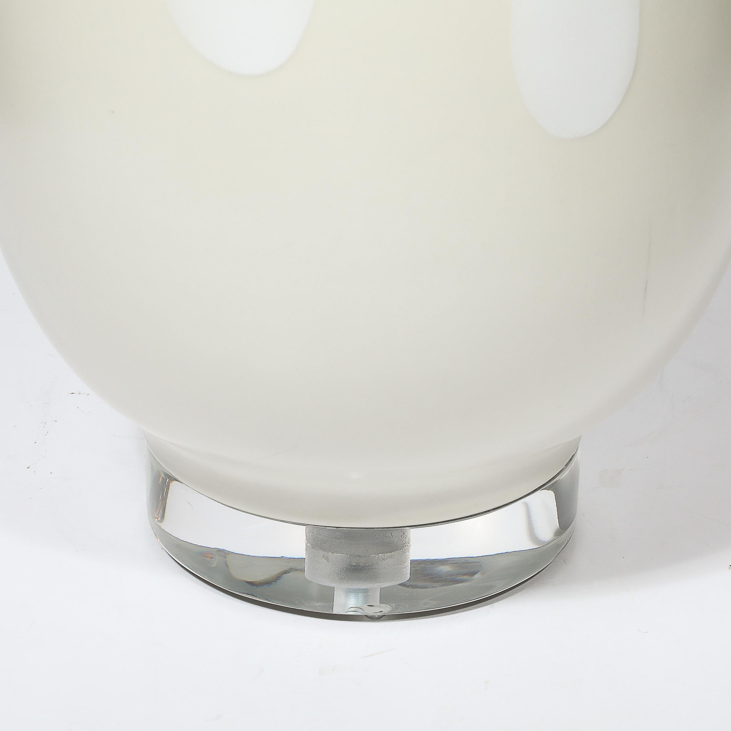 Fin du 20e siècle Lampes de table en céramique Off-White moderniste du milieu du siècle avec motif Graphic Splash en vente