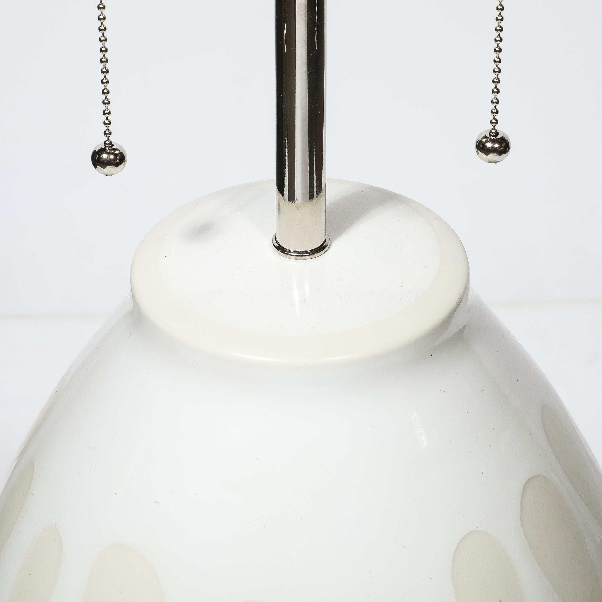 Céramique Lampes de table en céramique Off-White moderniste du milieu du siècle avec motif Graphic Splash en vente