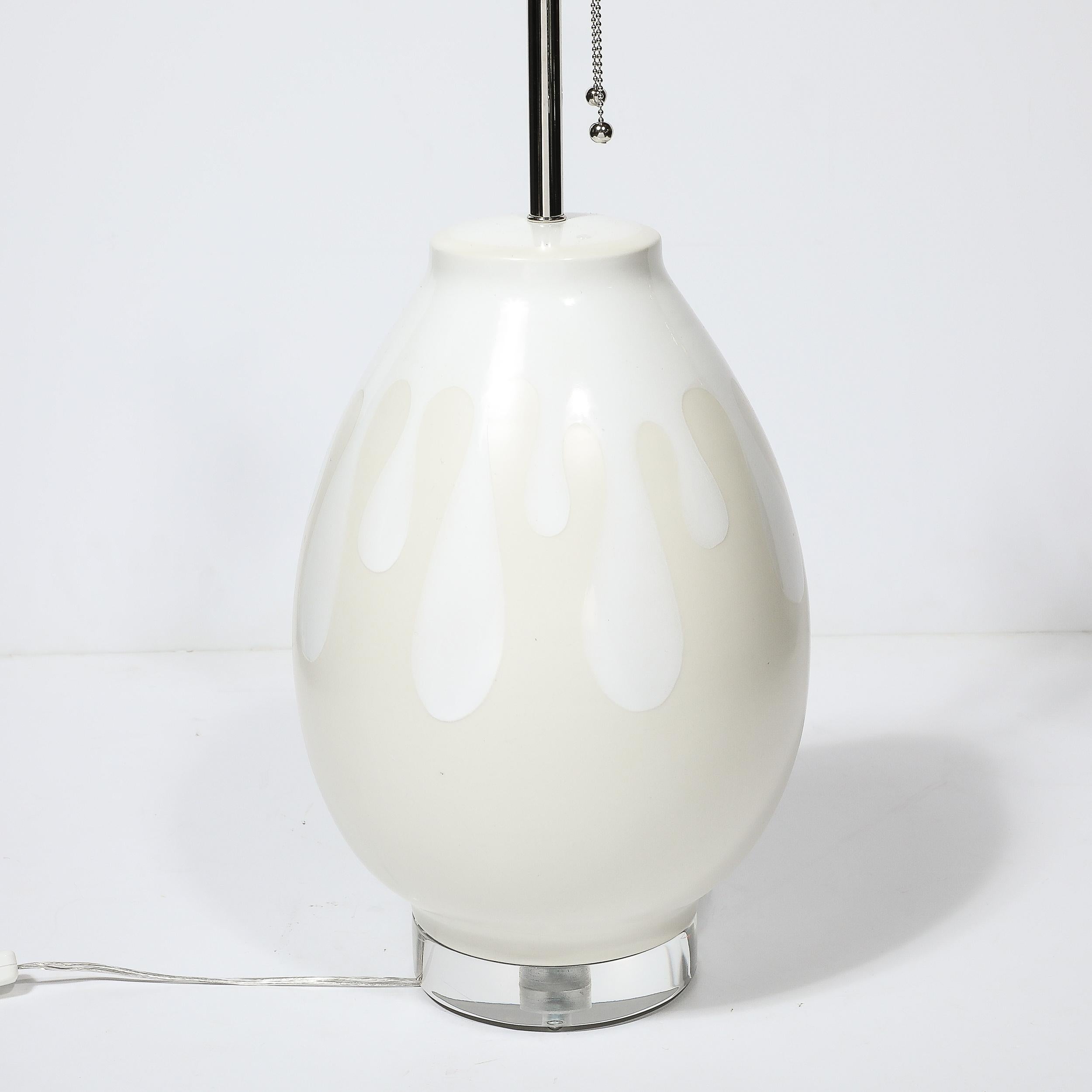Lampes de table en céramique Off-White moderniste du milieu du siècle avec motif Graphic Splash en vente 2