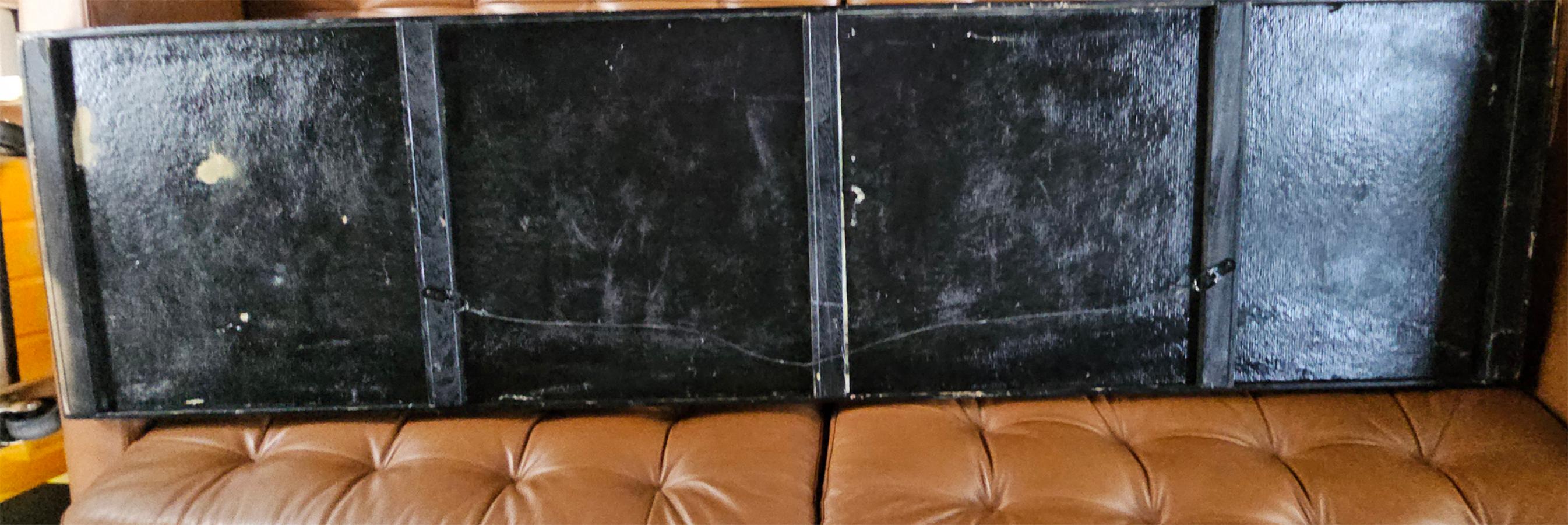 Peinture moderniste du milieu du siècle représentant des poissons stylisés et des yachts en vente 9