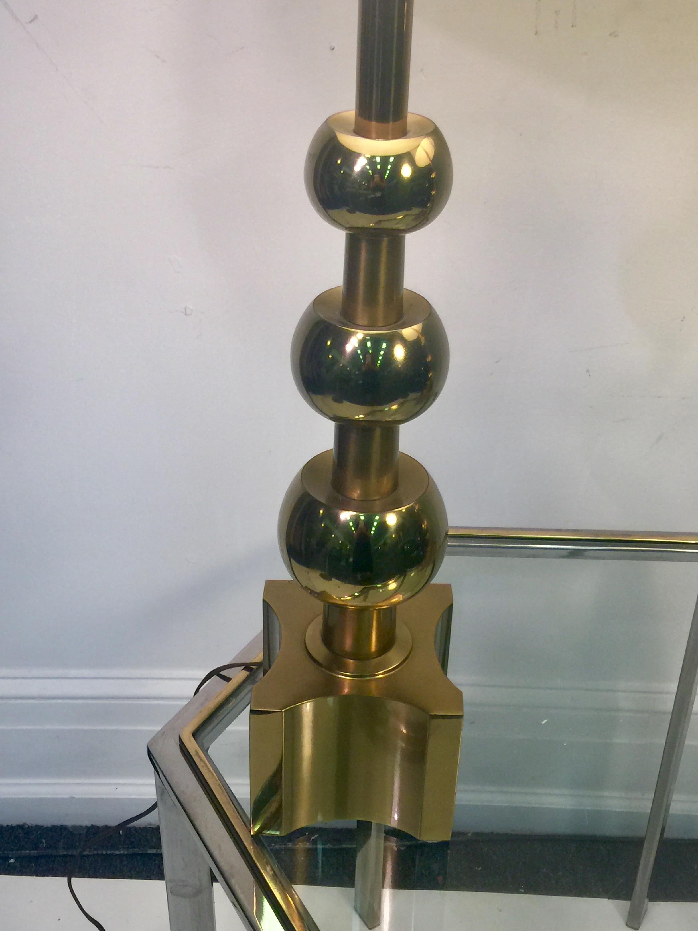 Mid-Century Modernist Pair of Stacked Gold Ball Design Lamps In Good Condition For Sale In Allentown, PA