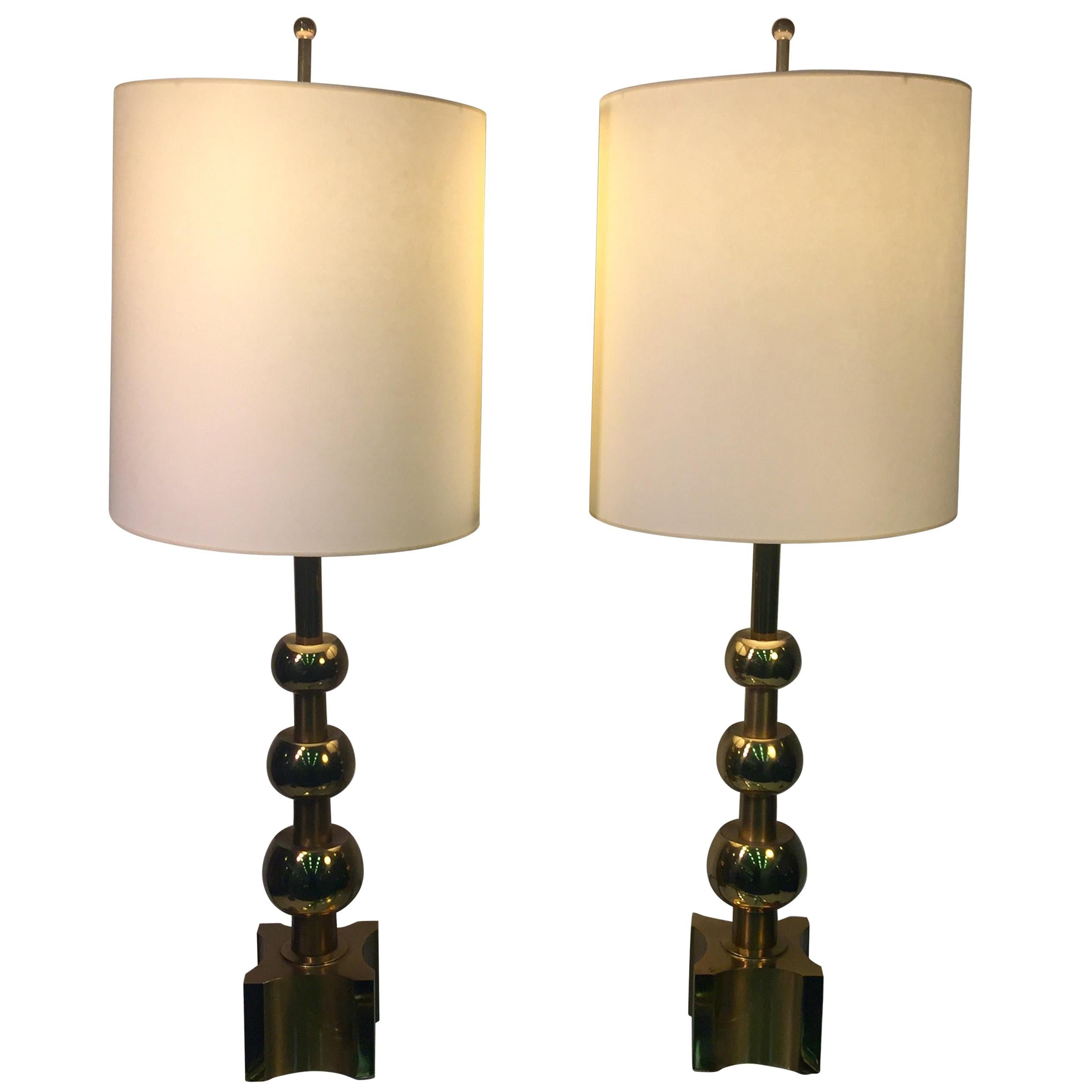 Mid-Century Modernist Pair of Stacked Gold Ball Design Lamps For Sale