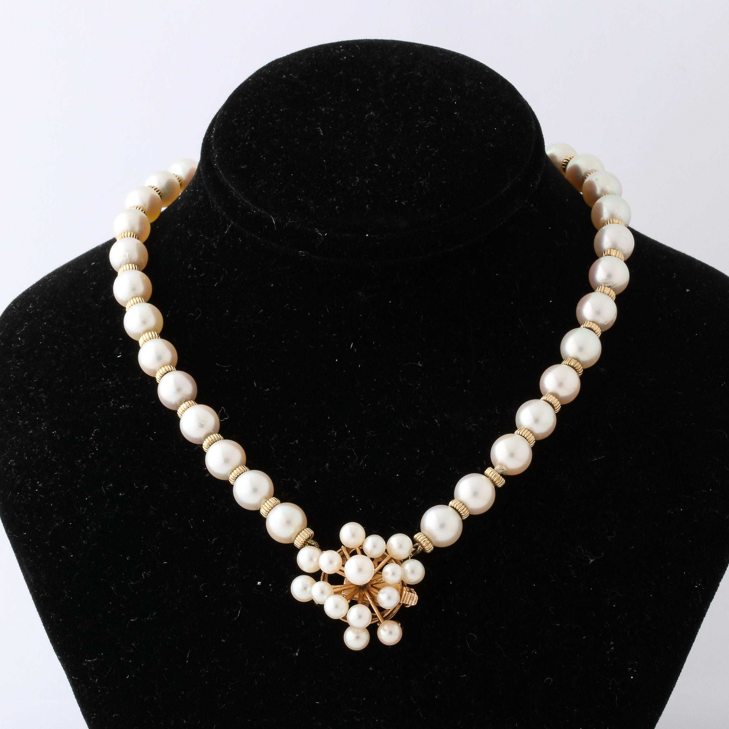 Mid- century Modernist Pearl Necklace with Gold Spacers and Sputnik Clasp In Excellent Condition For Sale In New York, NY