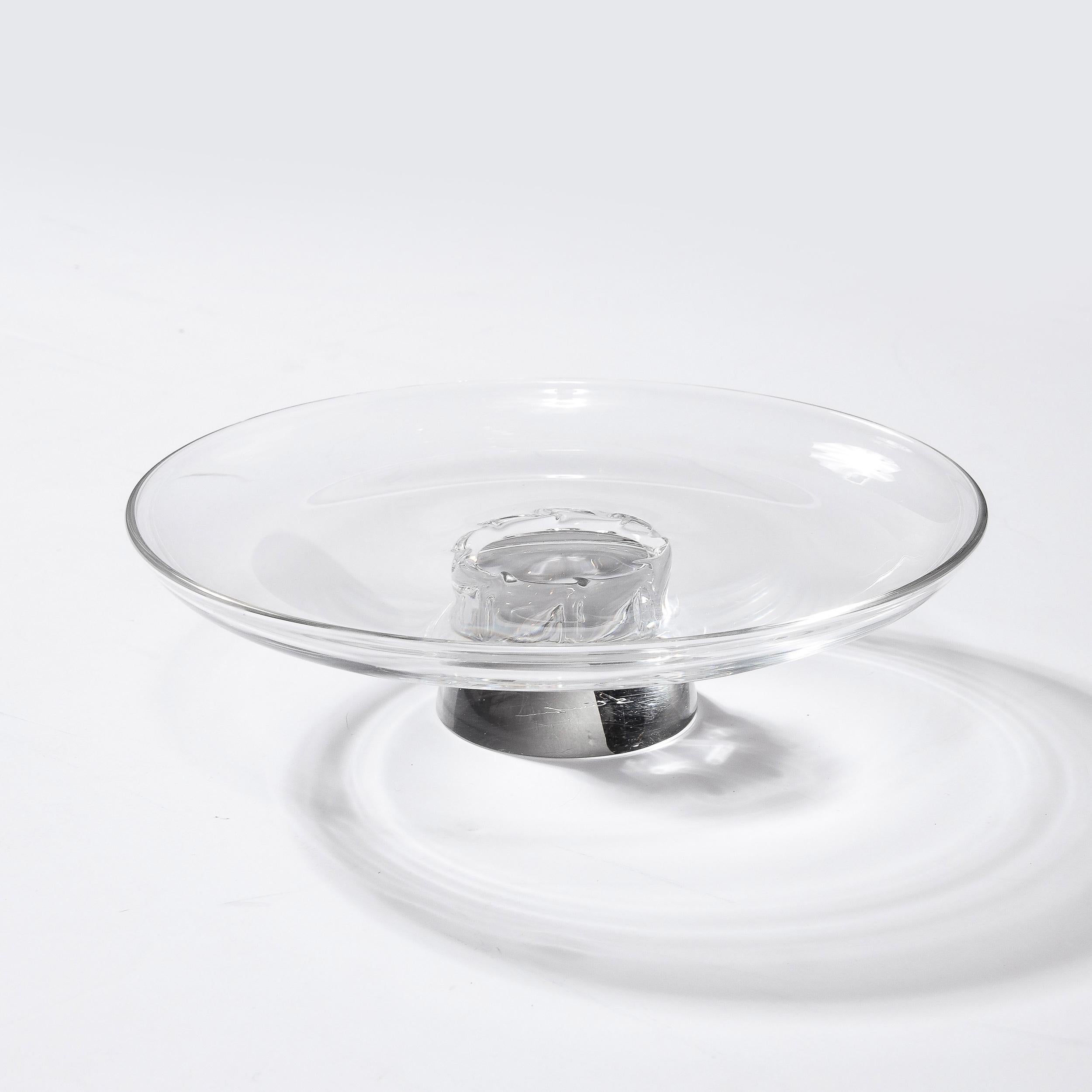 Mid-Century Modernist Pedestal Cake Stand in Hand-Blown Glass Signed Steuben  In Excellent Condition In New York, NY