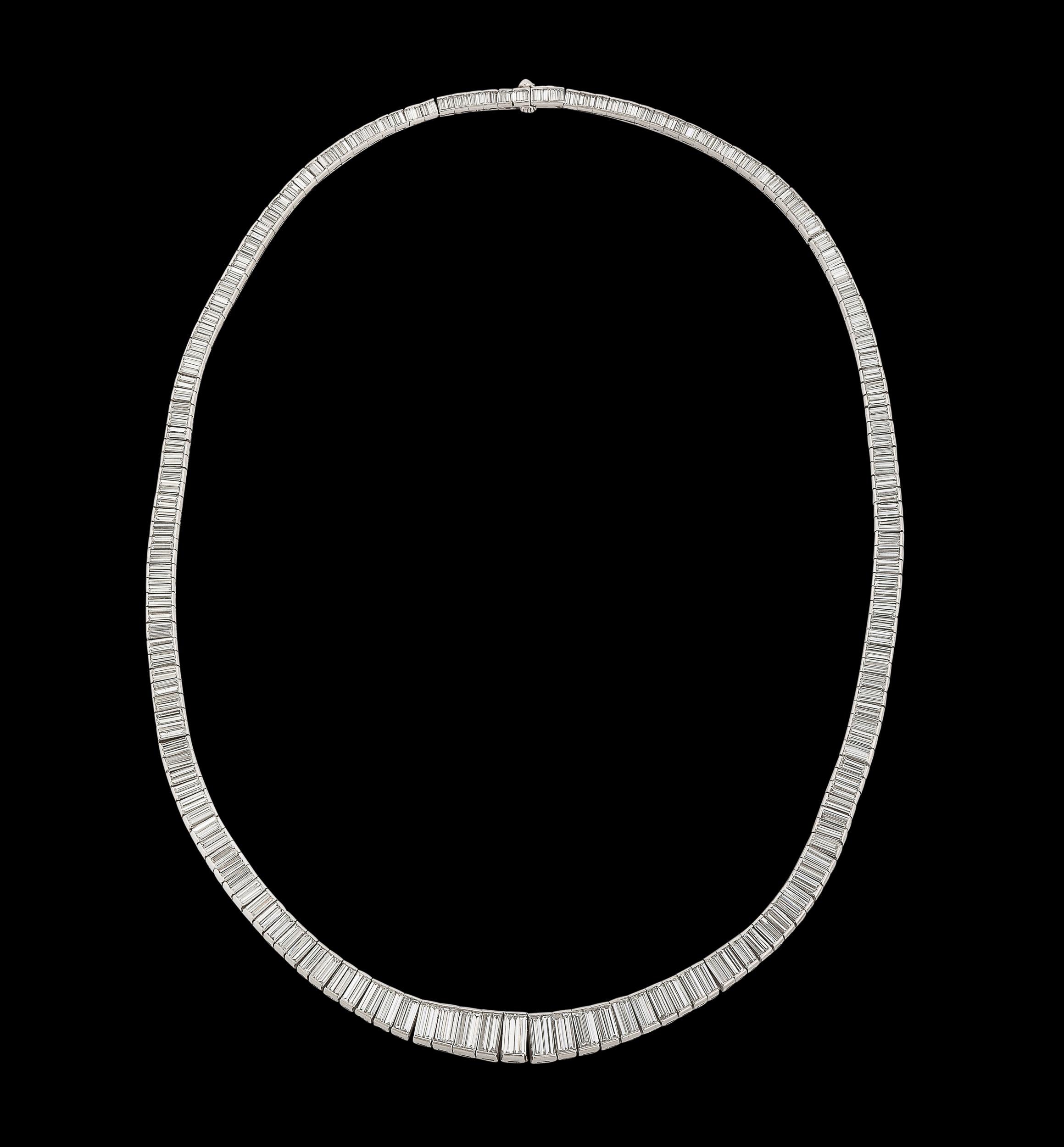 Collana modernista di metà secolo in platino e 388 diamanti taglio baguette graduati In condizioni ottime in vendita a New York, NY