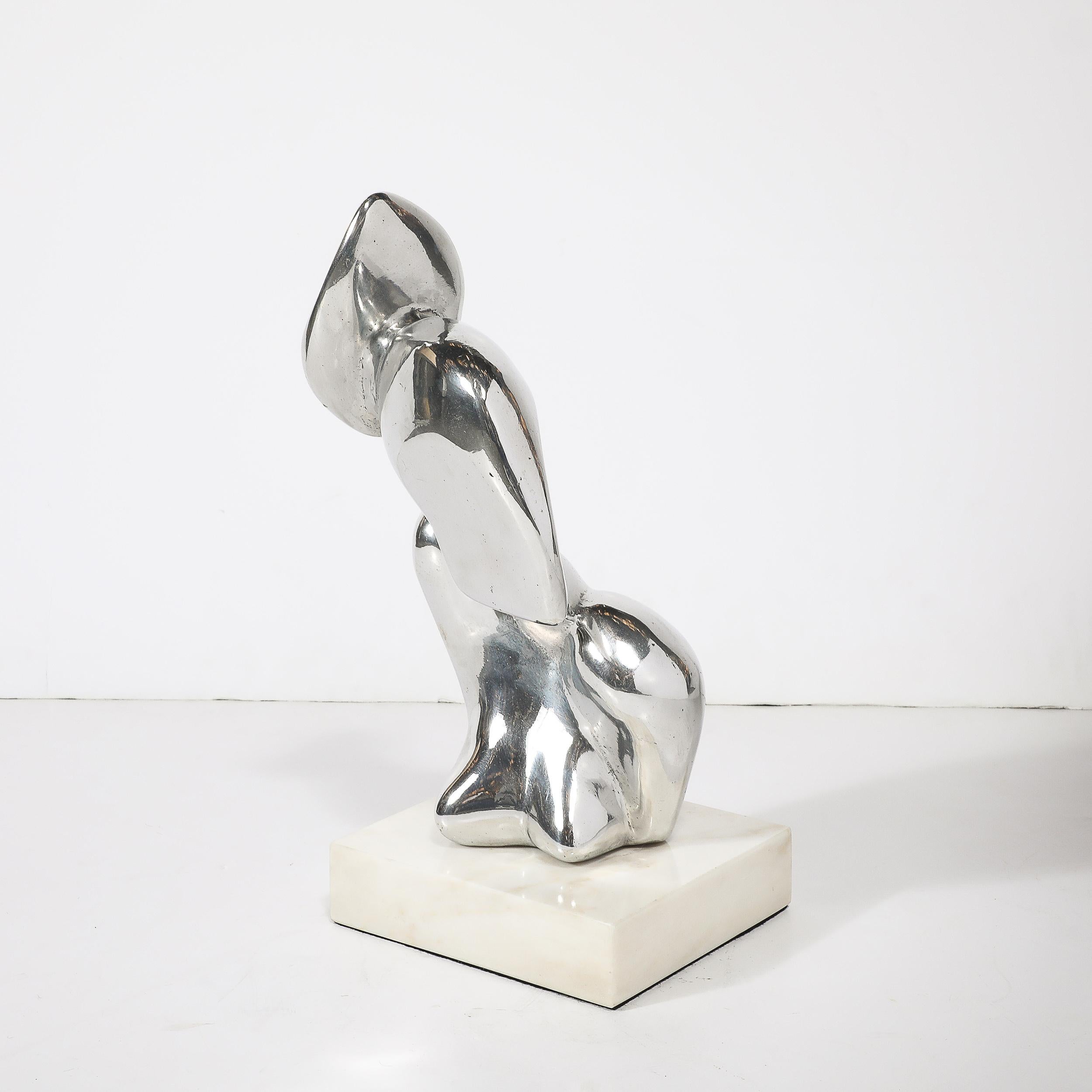 Scultura astratta in alluminio lucido della metà del secolo scorso su base in marmo firmata in vendita 1