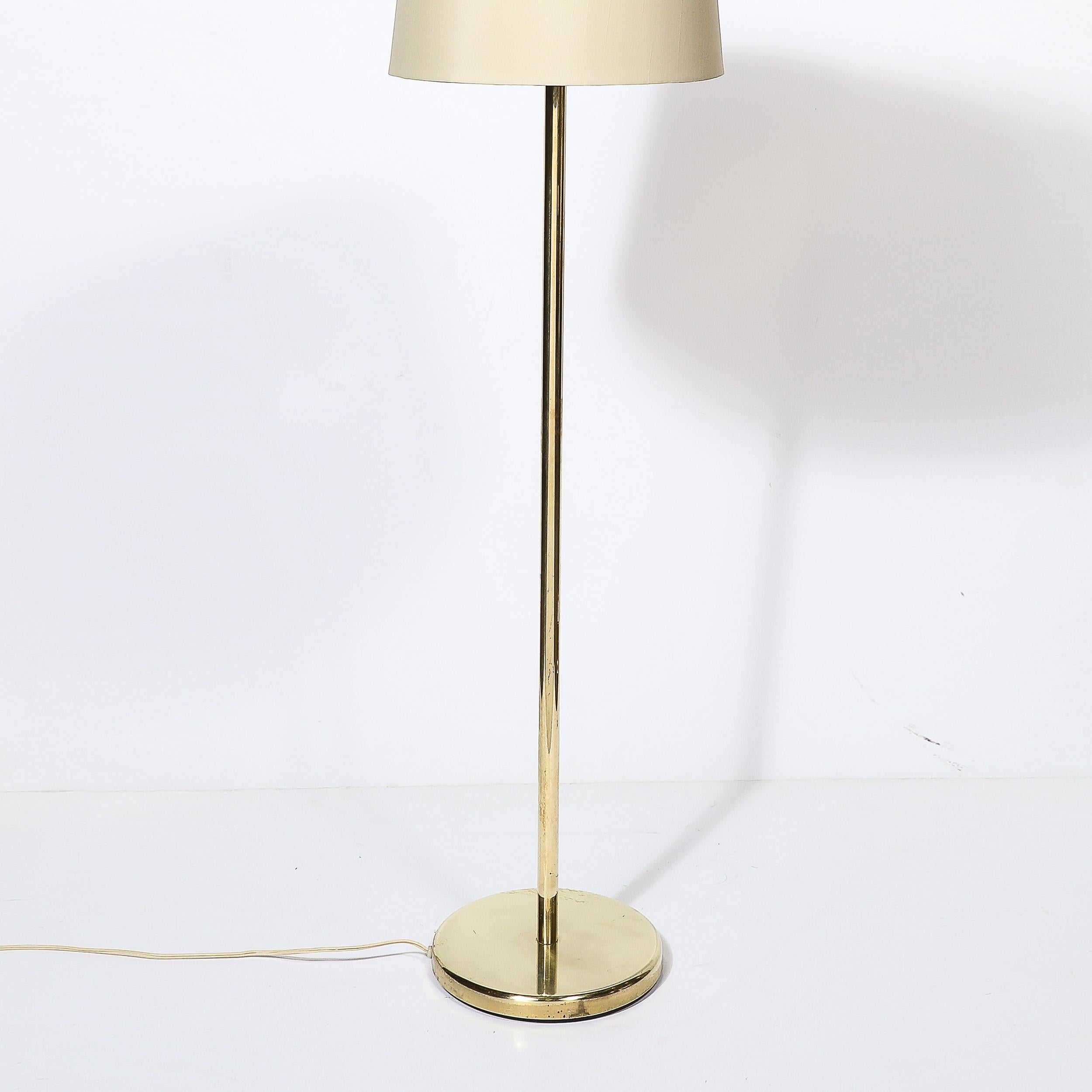 Ottone Lampada da terra in ottone lucido di Walter Von Nessen, modernista di metà secolo in vendita
