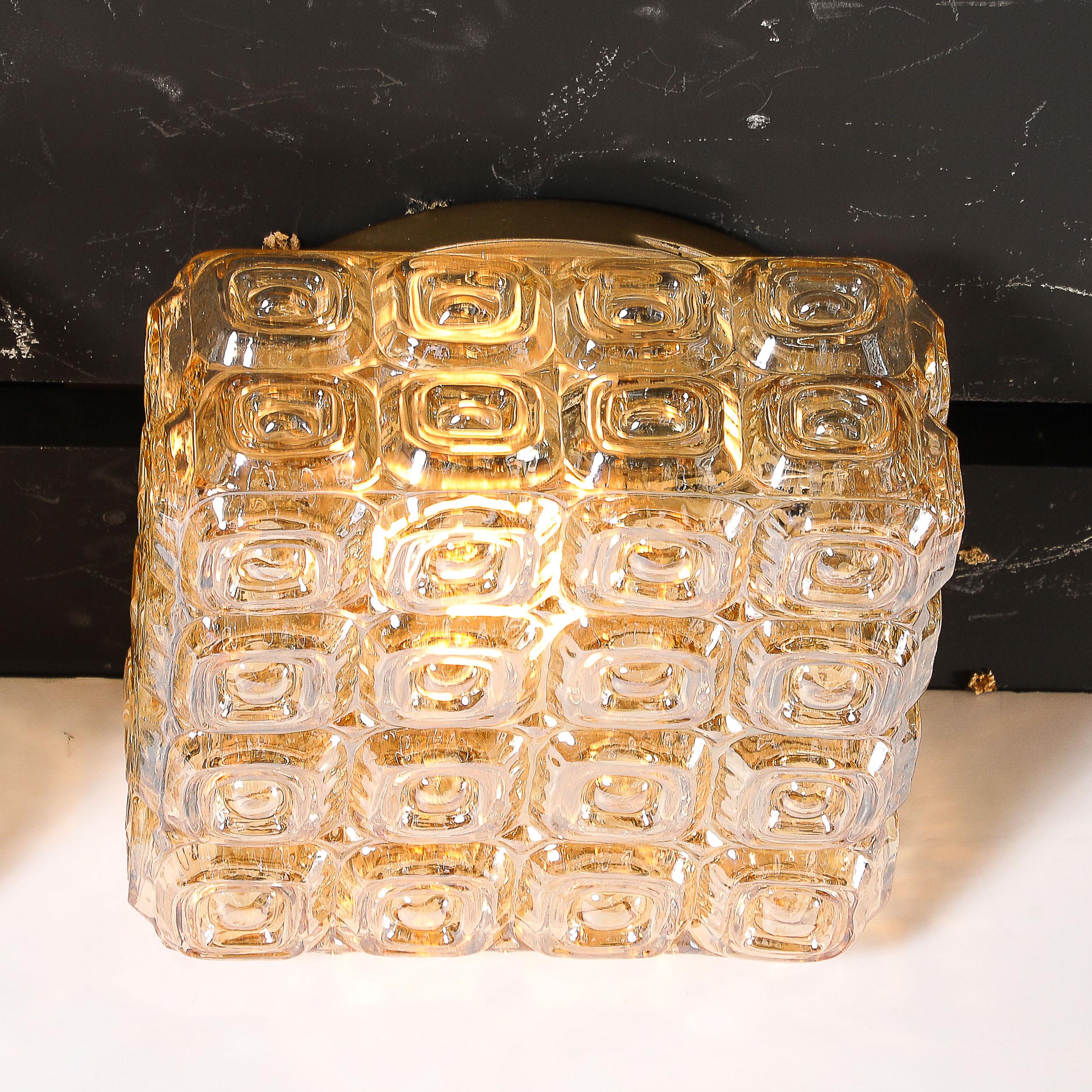 Verre Lustres en verre ambre pressé géométrique pour montage en affleurement, modernité du milieu du siècle en vente