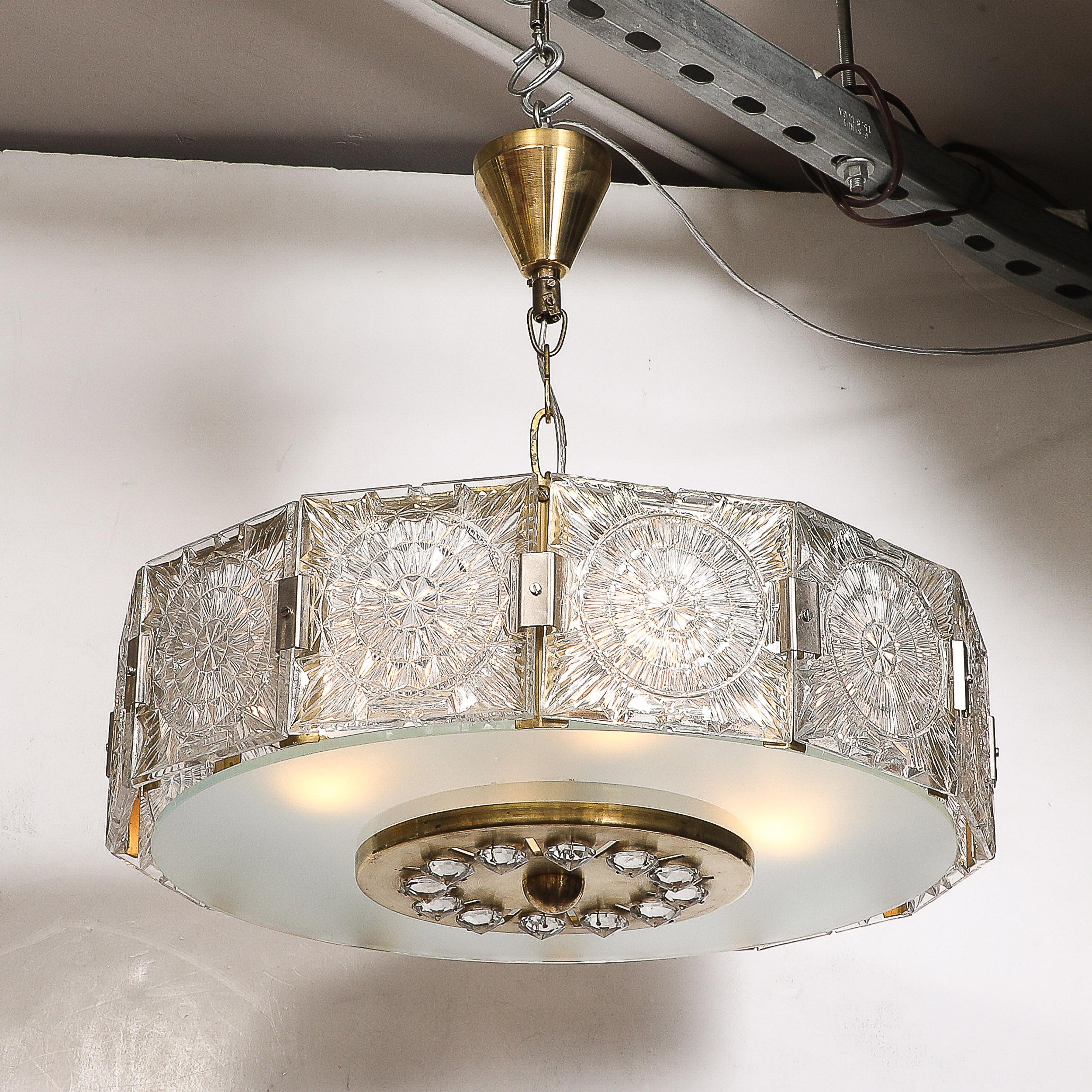 Lampadario a sospensione in vetro pressato di metà secolo con diffusore smerigliato in vendita 3