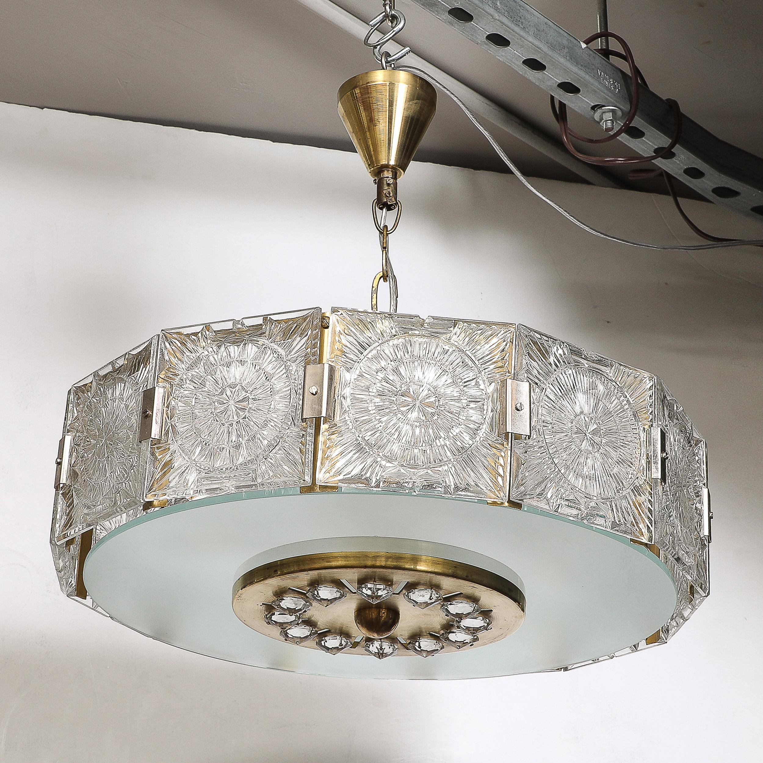 Lampadario a sospensione in vetro pressato di metà secolo con diffusore smerigliato in vendita 1