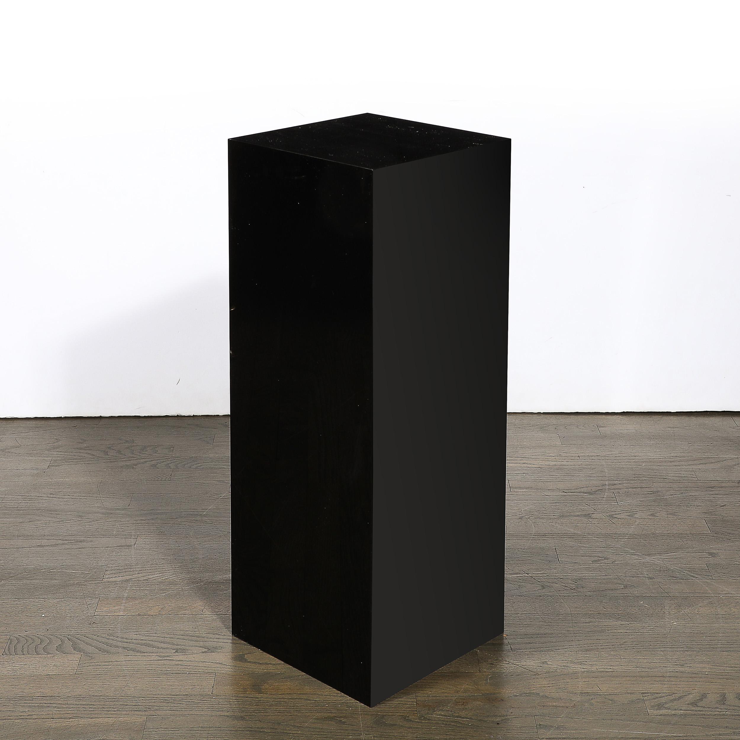 Mid-Century Modernist Rectilinear Black Acrylic Pedestal  In Excellent Condition For Sale In New York, NY