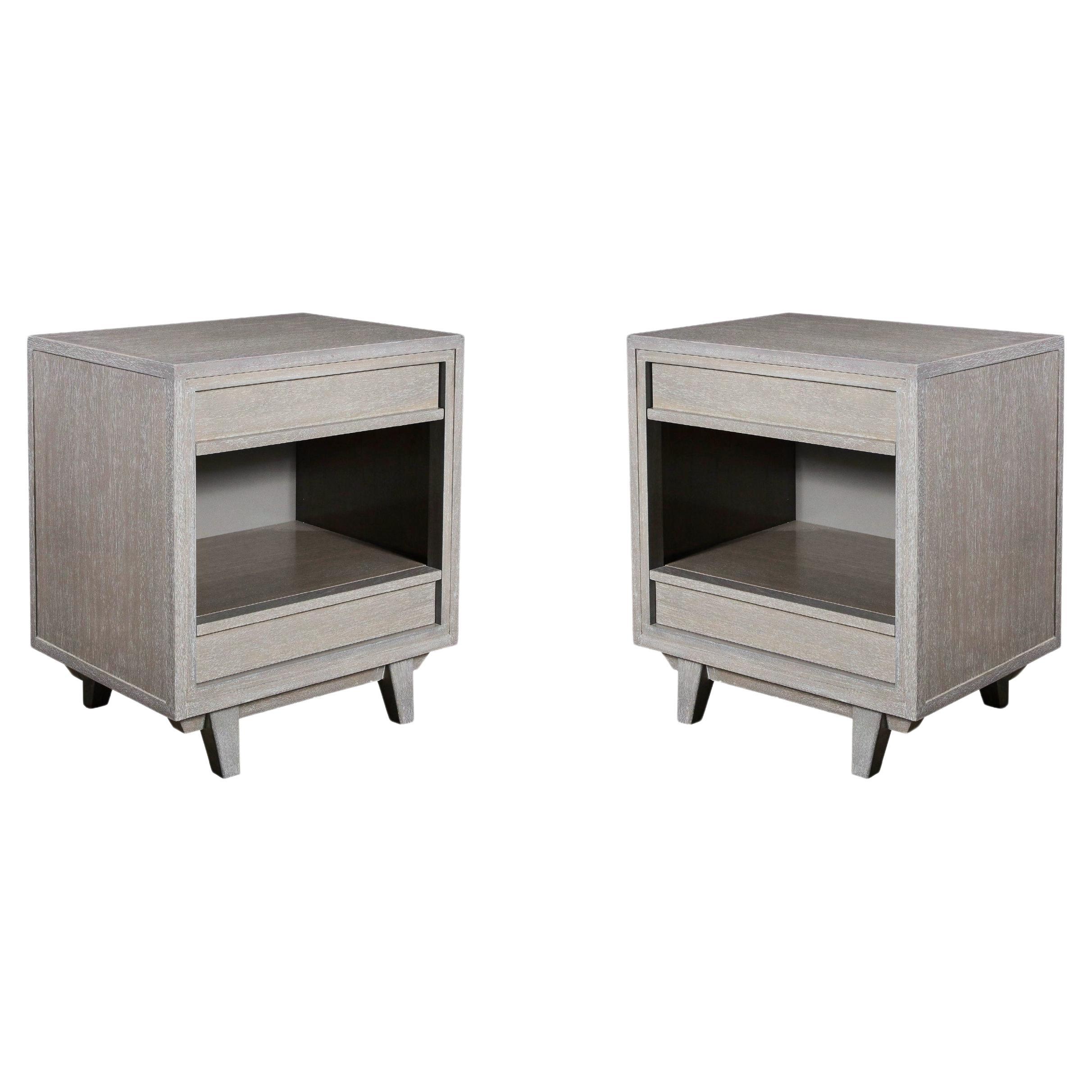 Mid-Century Modernist Rectilinear Nightstands in Silver Cerused Walnut For Sale