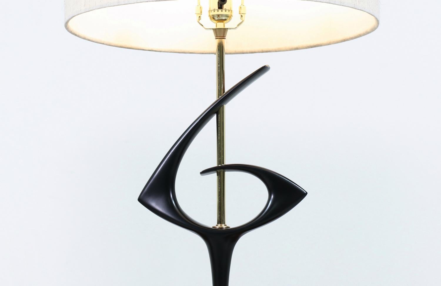 Expertly Restored - Mid-Century Modernist Sculpted Brass Table Lamps For Sale 1