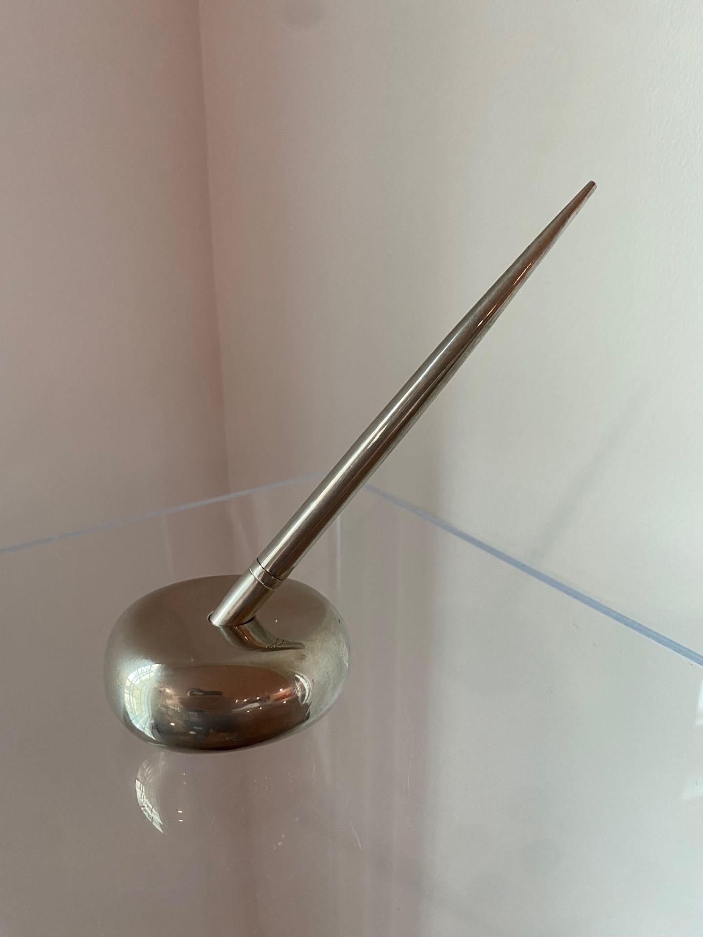 American Mid-Century Modernist Sculptural Pen with Pen Holder 1960s For Sale