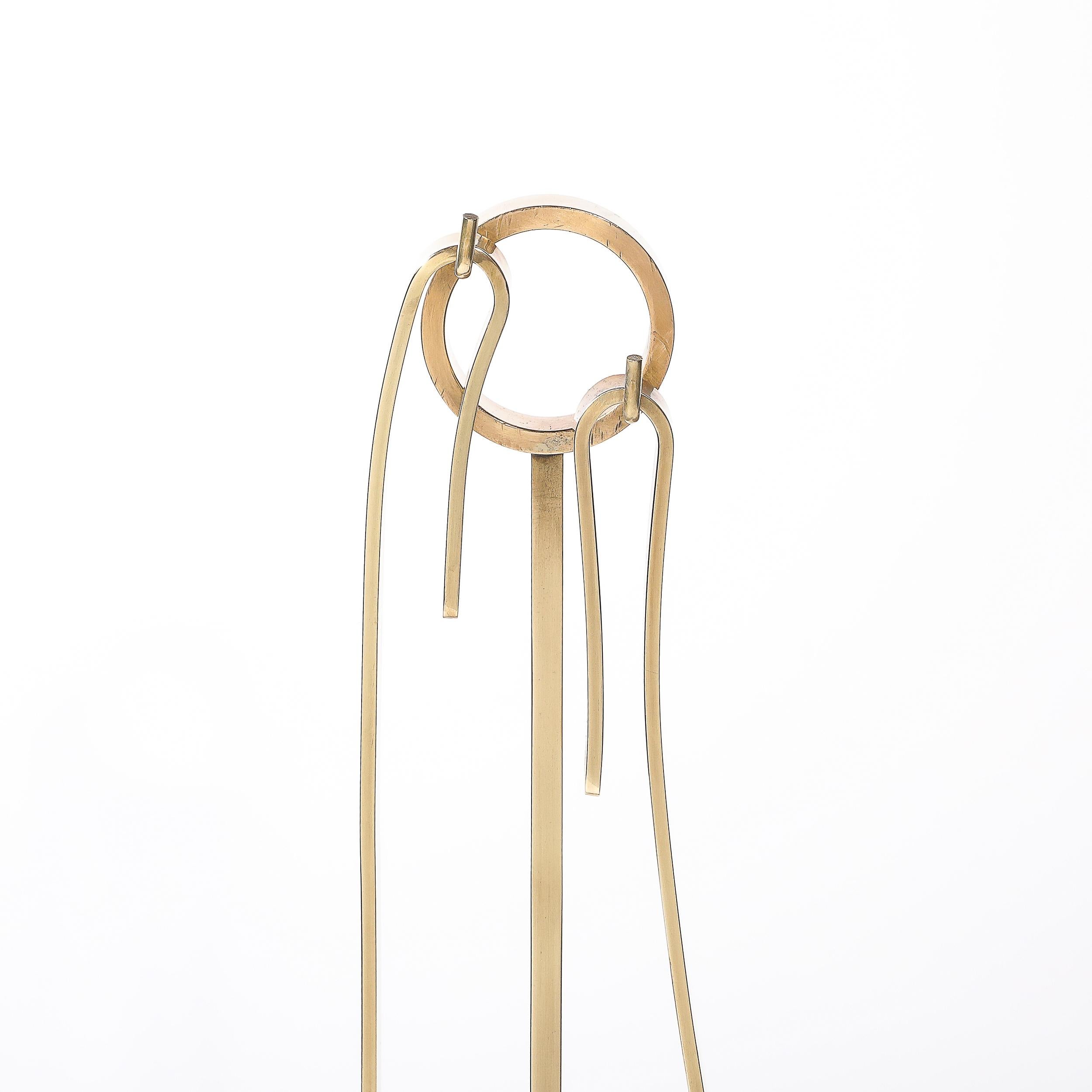 Mid-Century Modernist Sculptural Polished Brass Fire Tool Set by Donald Deskey Estadounidense en venta