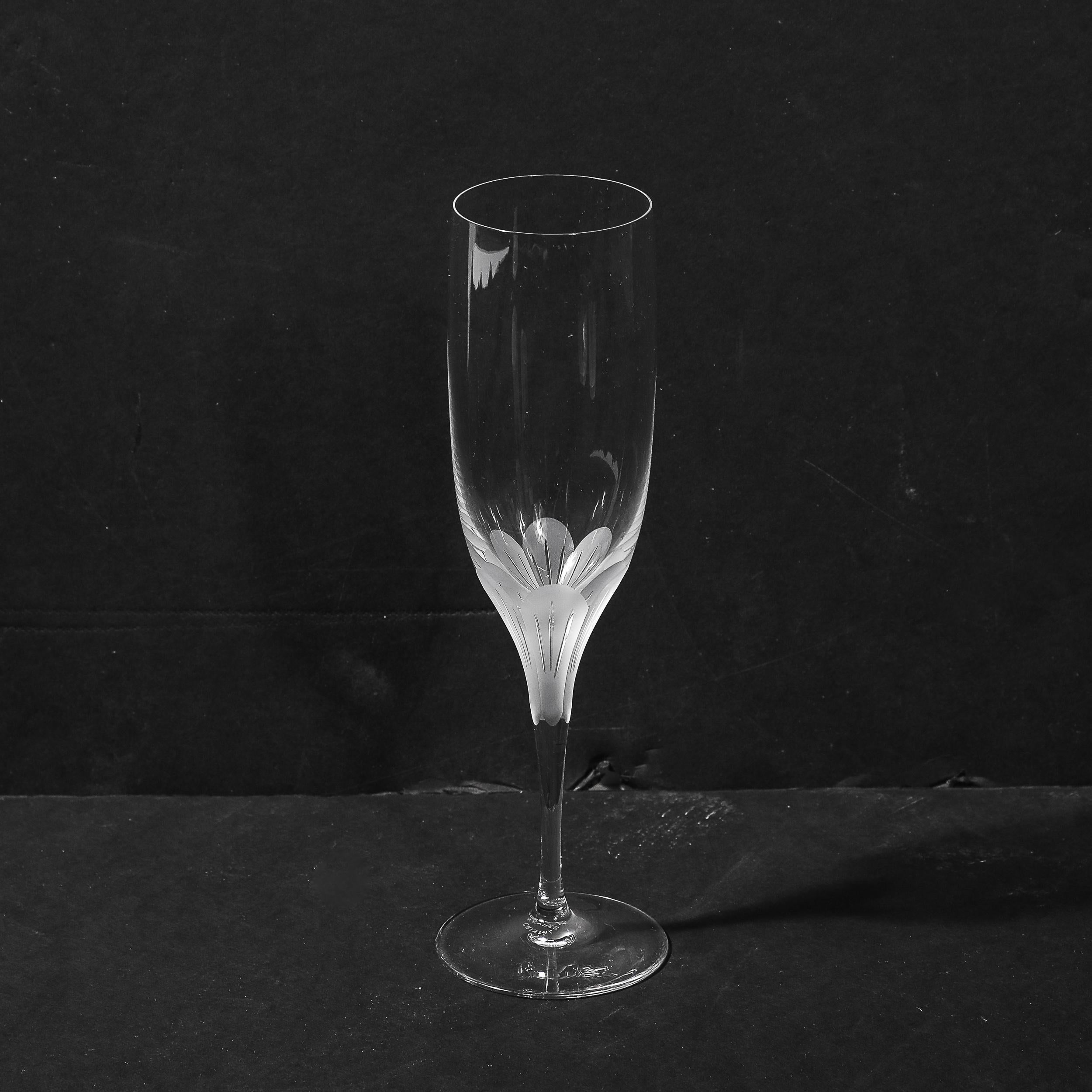 Service de verres en cristal taillé à motif Primavera de Sèvres, moderniste du milieu du siècle dernier en vente 6