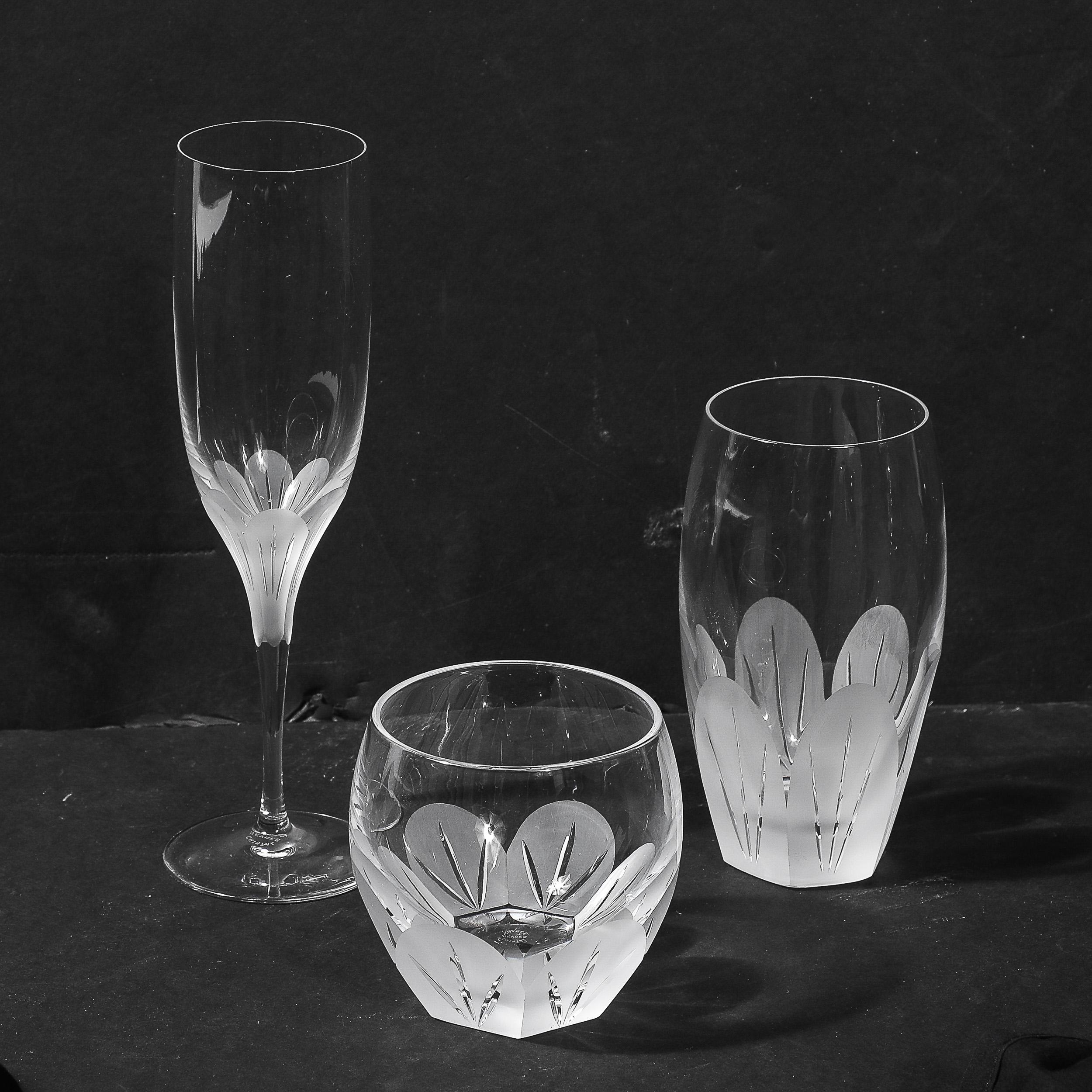 Service de verres en cristal taillé à motif Primavera de Sèvres, moderniste du milieu du siècle dernier en vente 8