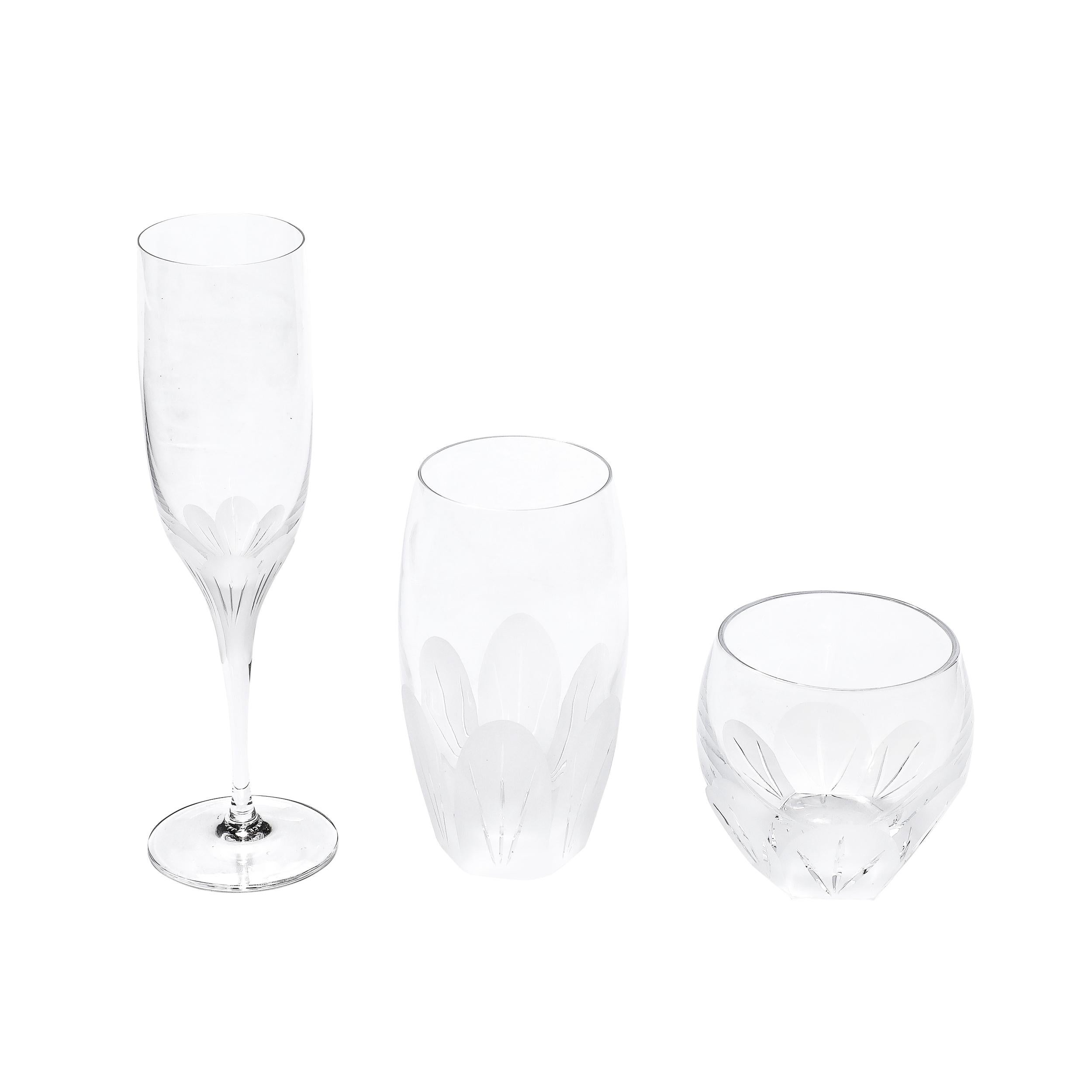 Mid-Century Modern Service de verres en cristal taillé à motif Primavera de Sèvres, moderniste du milieu du siècle dernier en vente