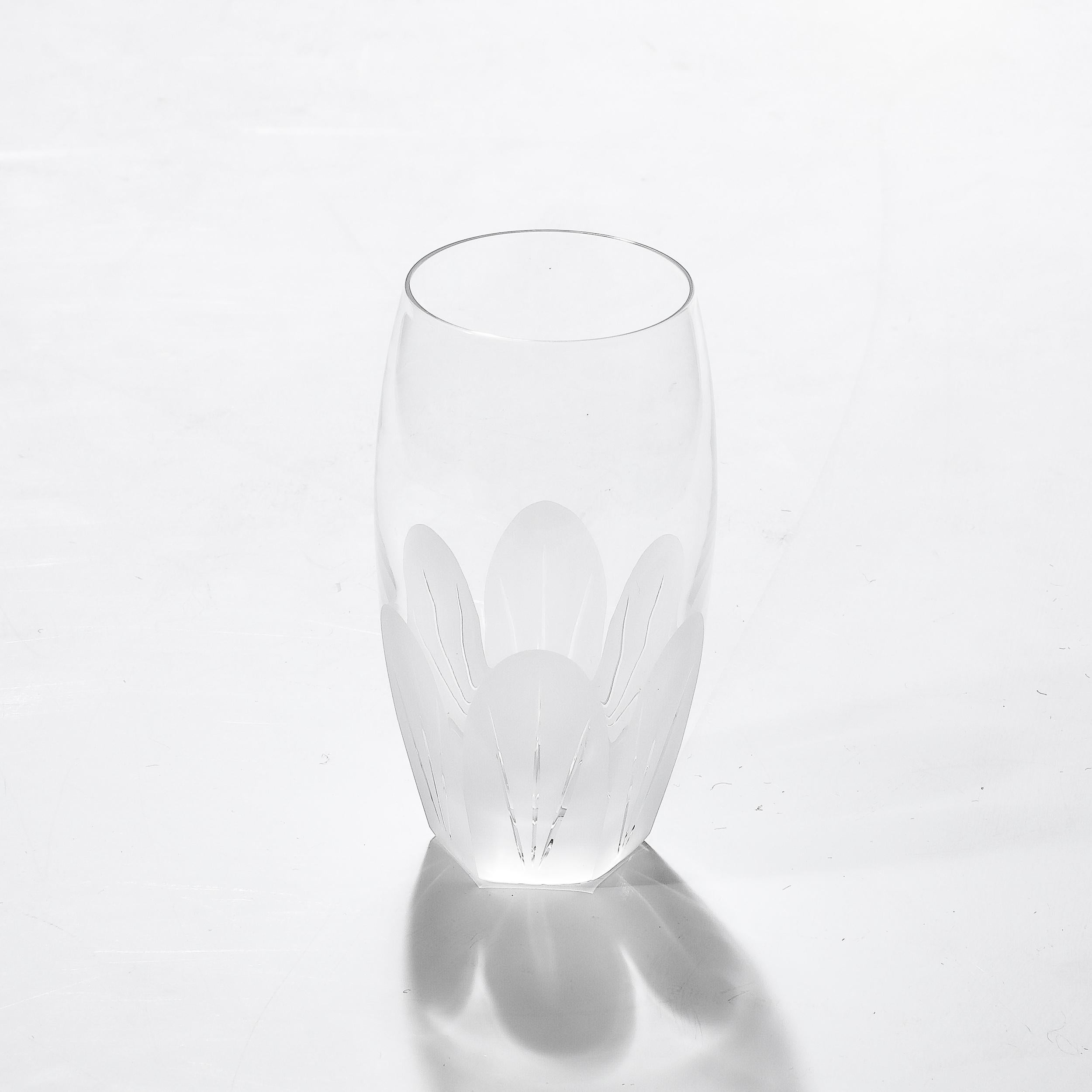 Service de verres en cristal taillé à motif Primavera de Sèvres, moderniste du milieu du siècle dernier Excellent état - En vente à New York, NY