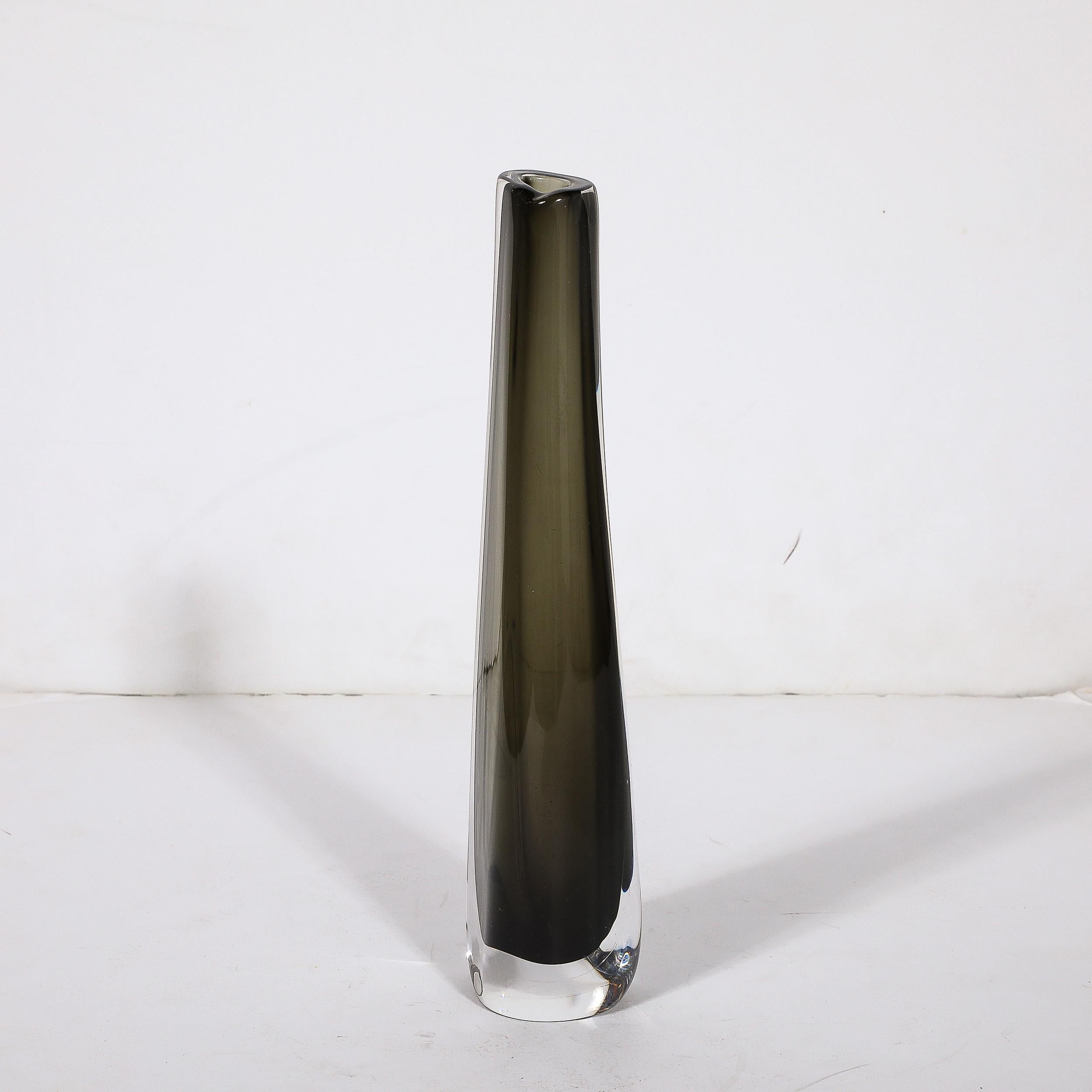 Mid-Century Modernist Slender Smoked Glass Vase by Nils Landberg for Orrefors For Sale 2