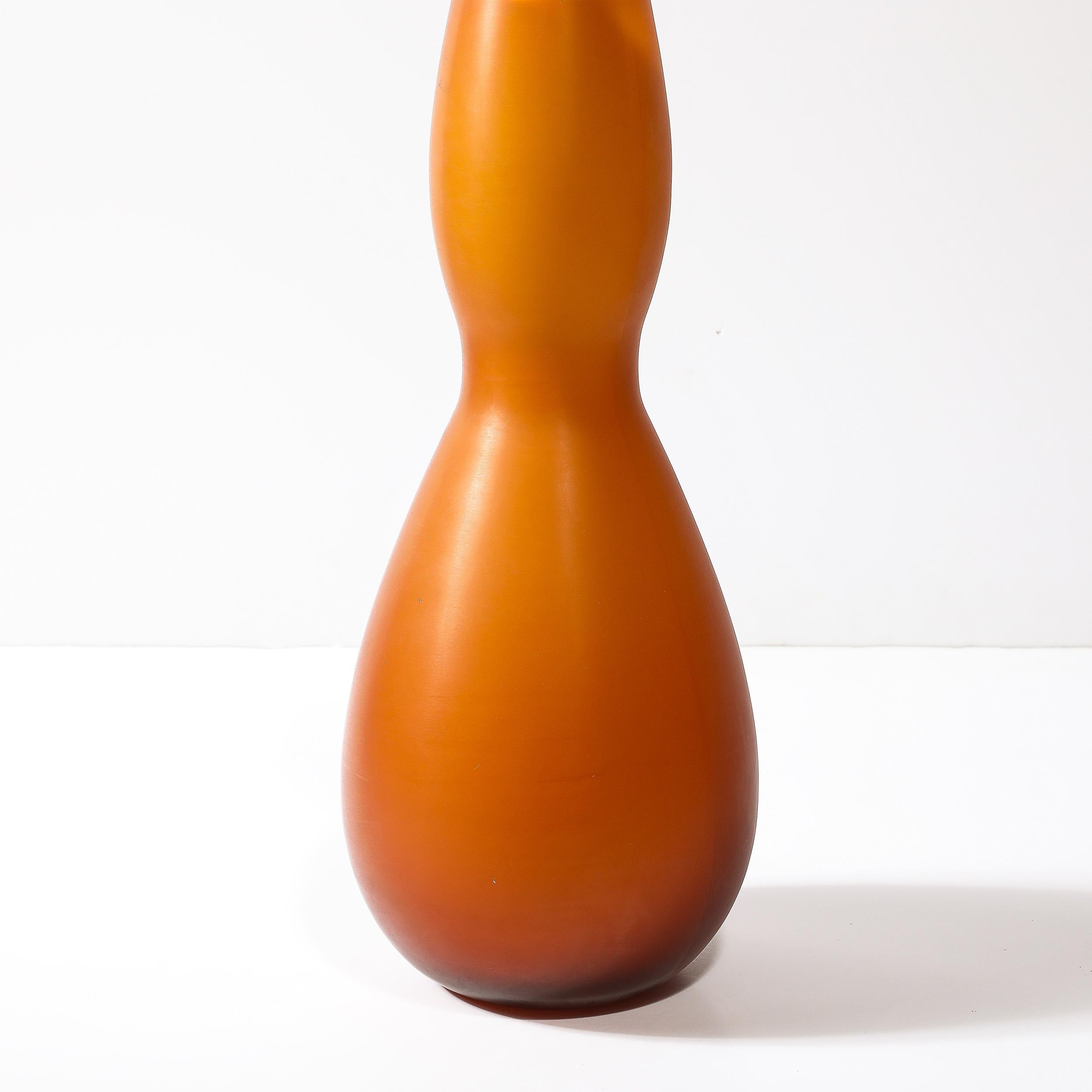 Vase aus mundgeblasenem Murano-Glas von Venini (Mitte des Jahrhunderts), Rauch-Bernstein (Italienisch) im Angebot