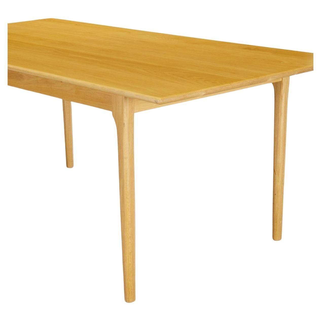 Mesa de comedor de granja de roble claro macizo modernista de mediados de siglo de Charles Webb Moderno de mediados de siglo en venta