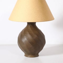 Modernistische Spiralförmige gewölbte Mid-Century-Tischlampe aus gebrannter Umber-Keramik