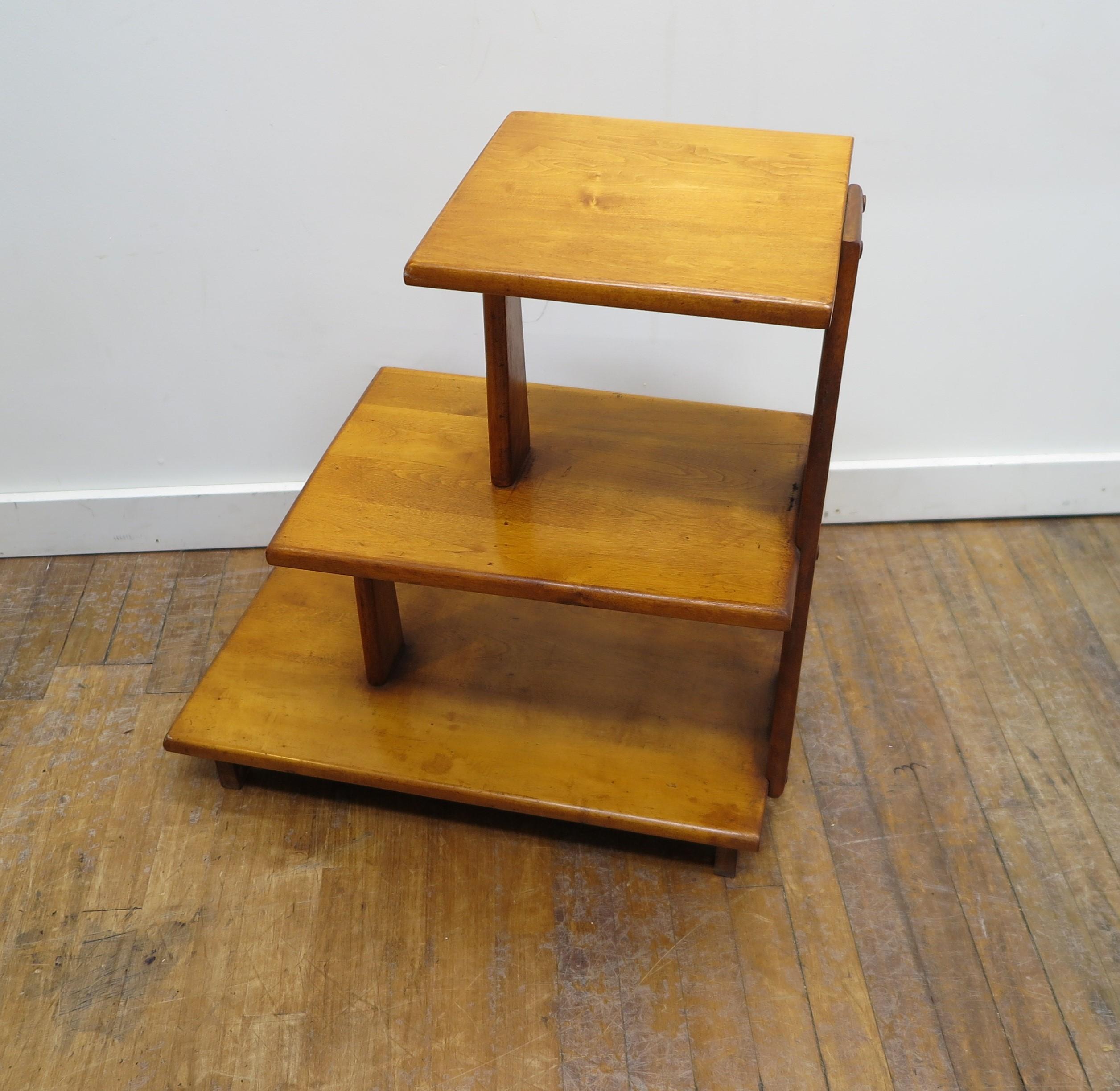 Mid Century Modernist Step Table In Good Condition In New York, NY