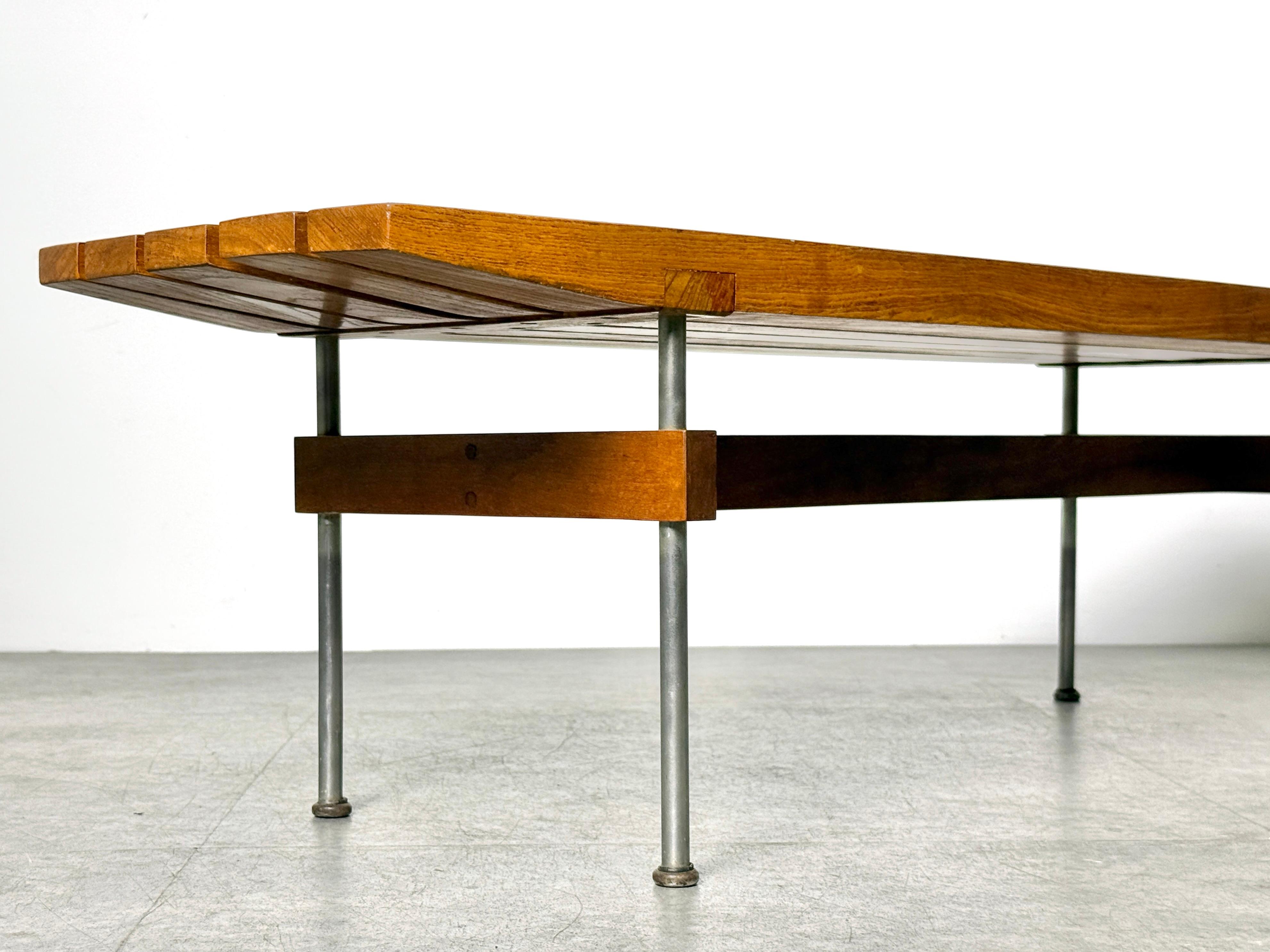 Banc à lattes en bois de style Studio Craft, moderniste du milieu du siècle dernier, design architectural des années 1950 en vente 3