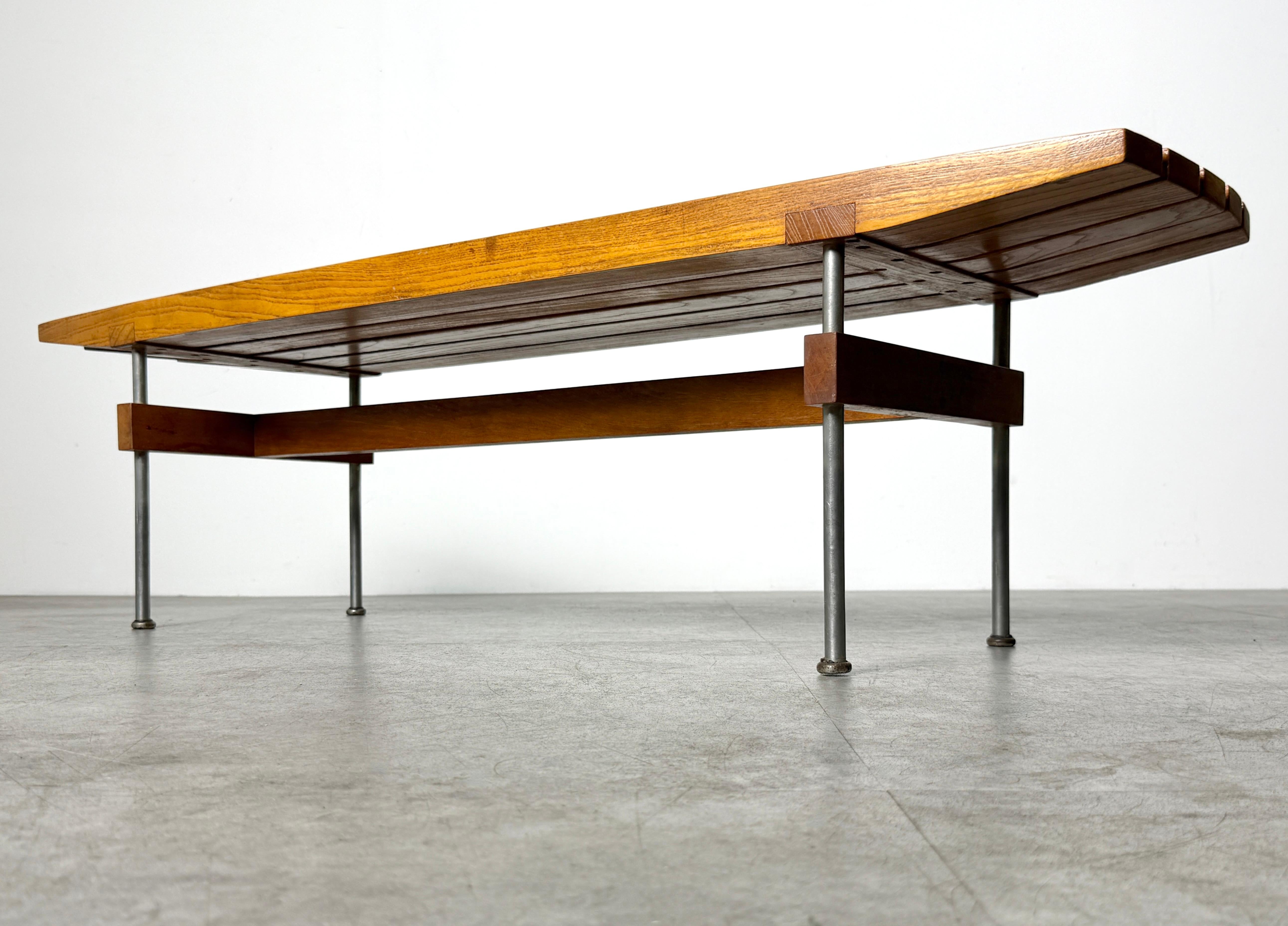 Banc à lattes en bois de style Studio Craft, moderniste du milieu du siècle dernier, design architectural des années 1950 en vente 4