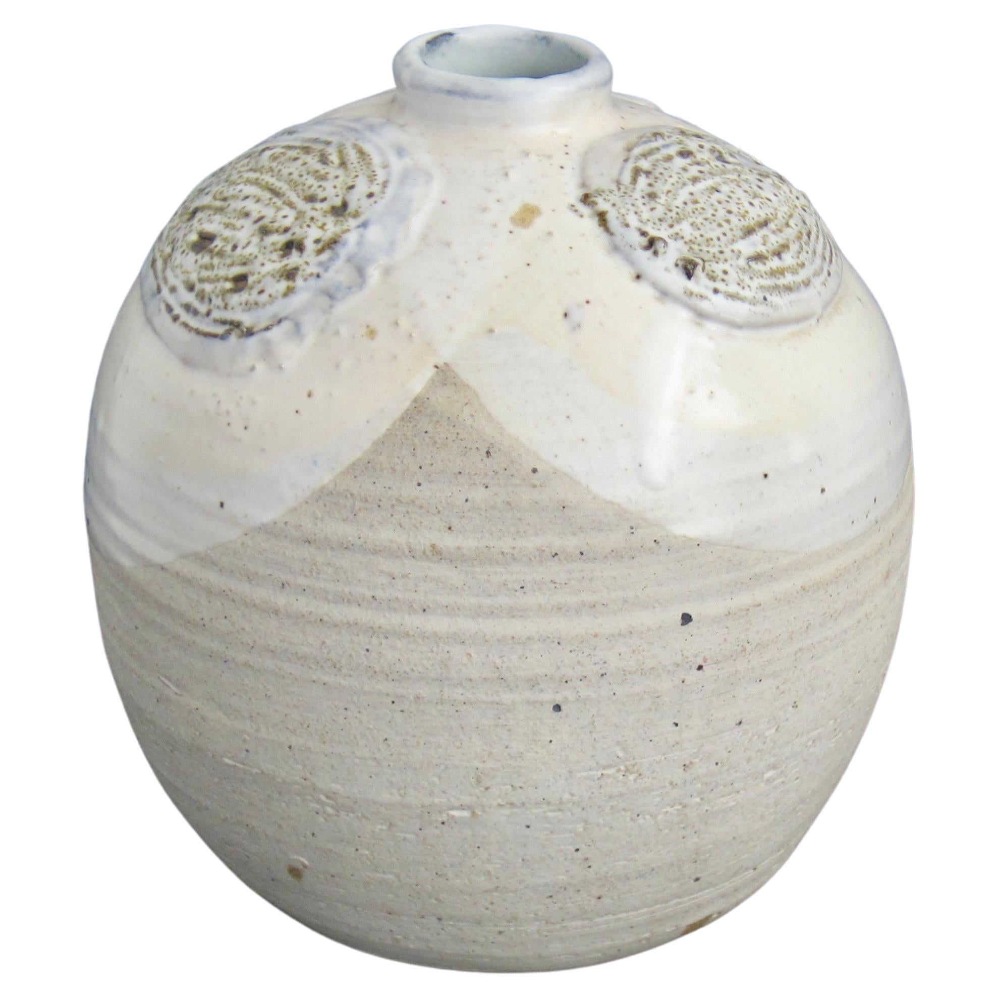 Modernistische weiße Studio-Keramik-Vase aus der Mitte des Jahrhunderts, signiert