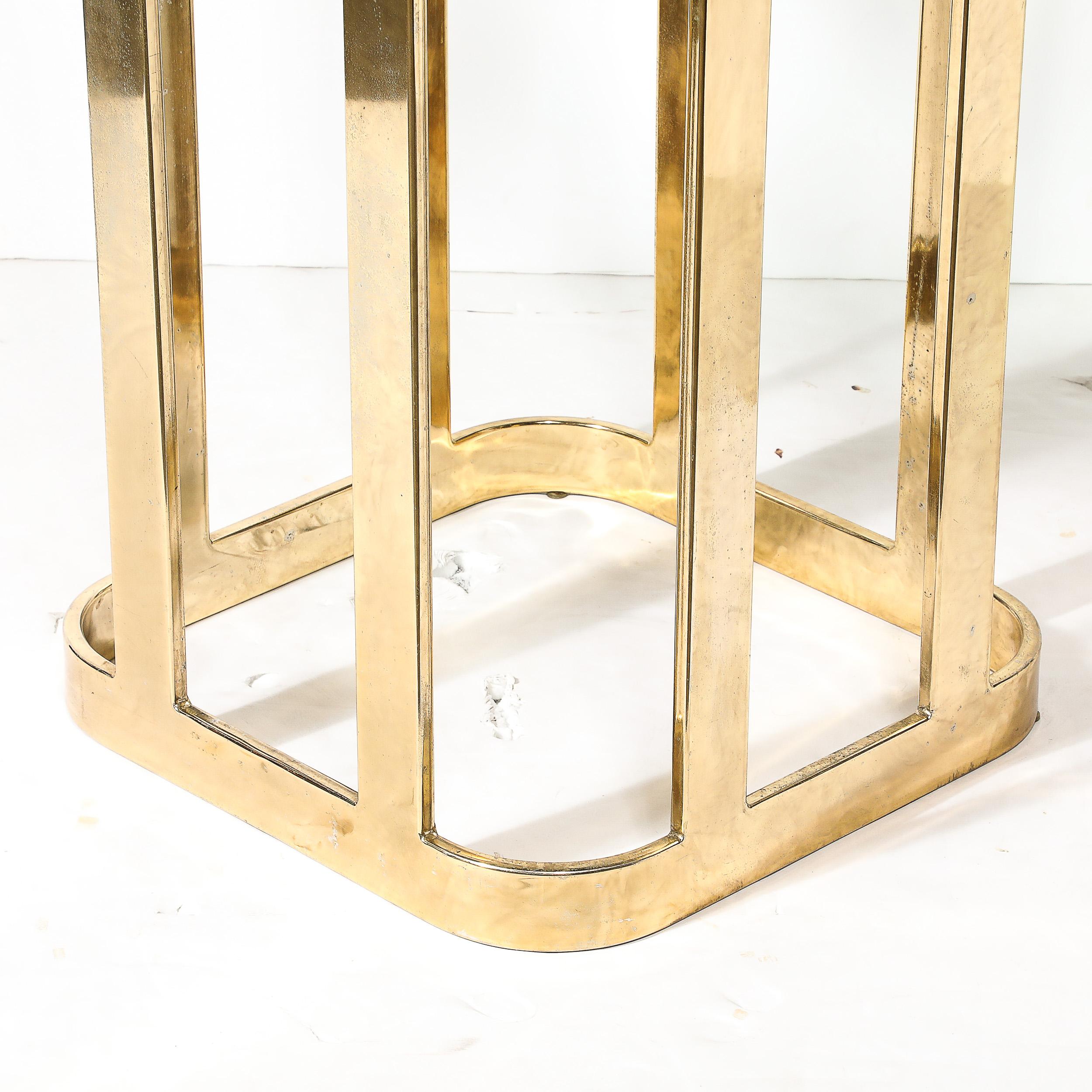 Américain Table de salle à manger avec plateau en verre, modernisme du milieu du siècle, forme de tulipe stylisée en laiton bagué en vente