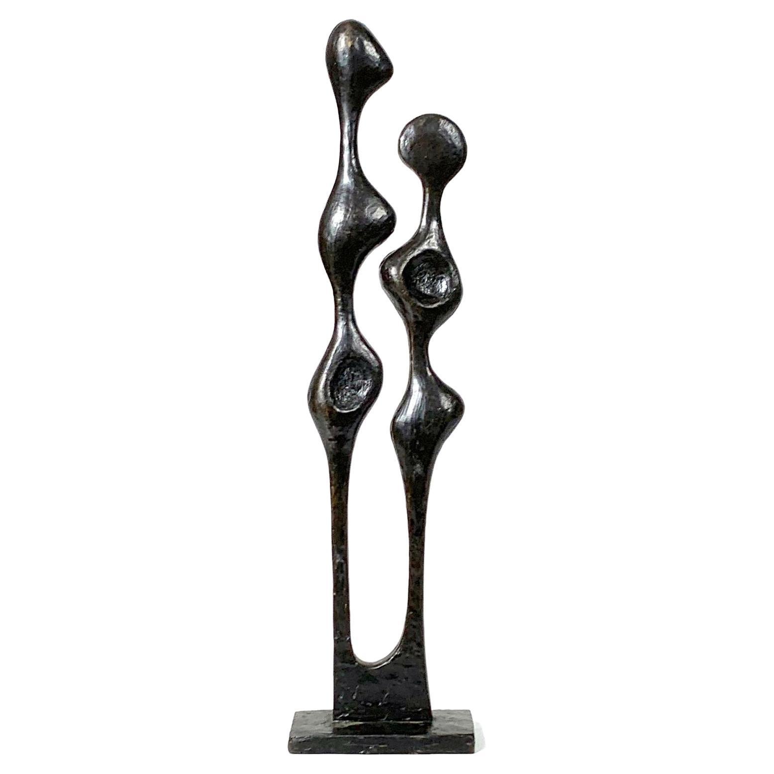 Escultura figurativa abstracta alta de bronce modernista de mediados de siglo, hacia 1970