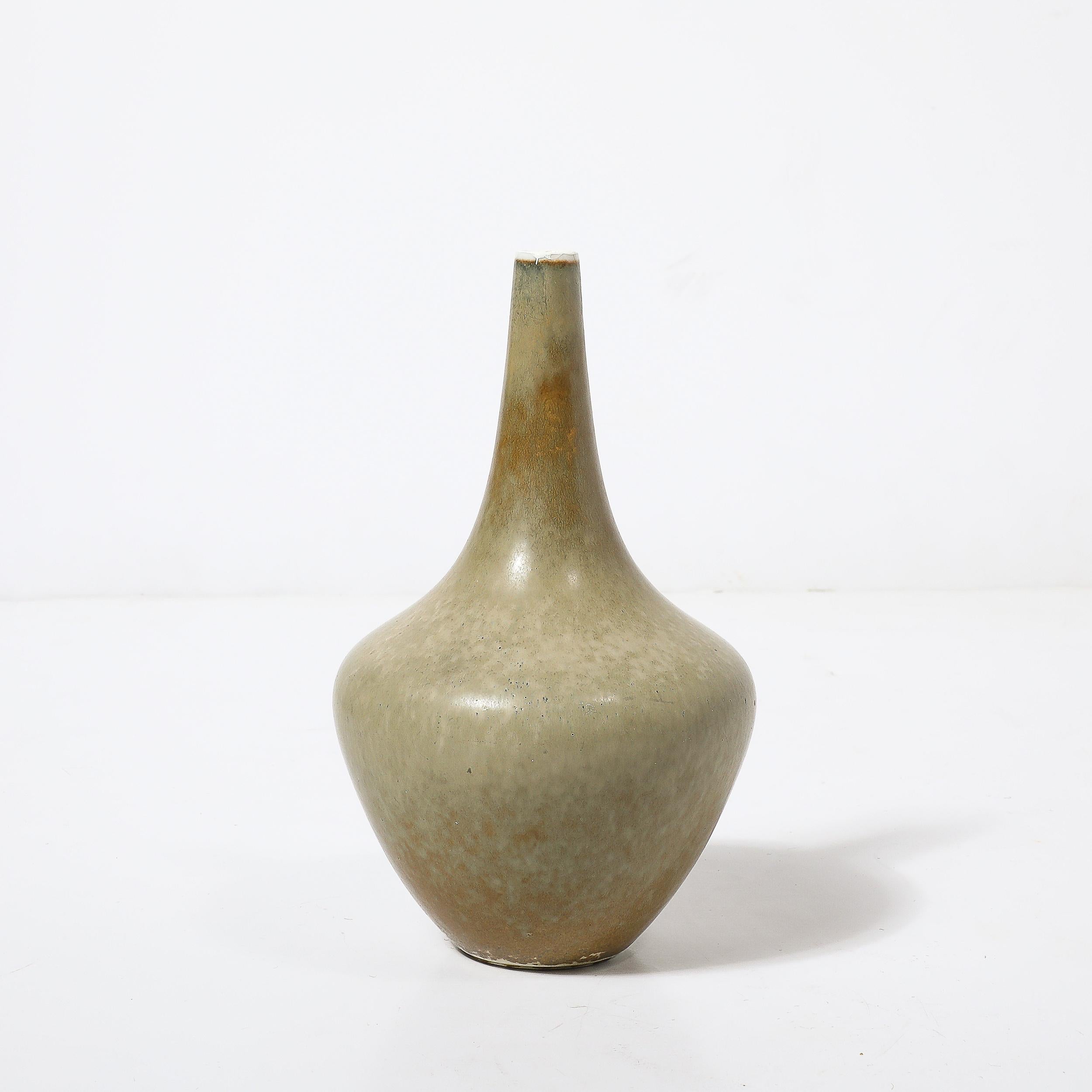 Vase en céramique émaillée taupe de style moderne du milieu du siècle dernier par Gunnar Nylund pour Rorstrand en vente 1