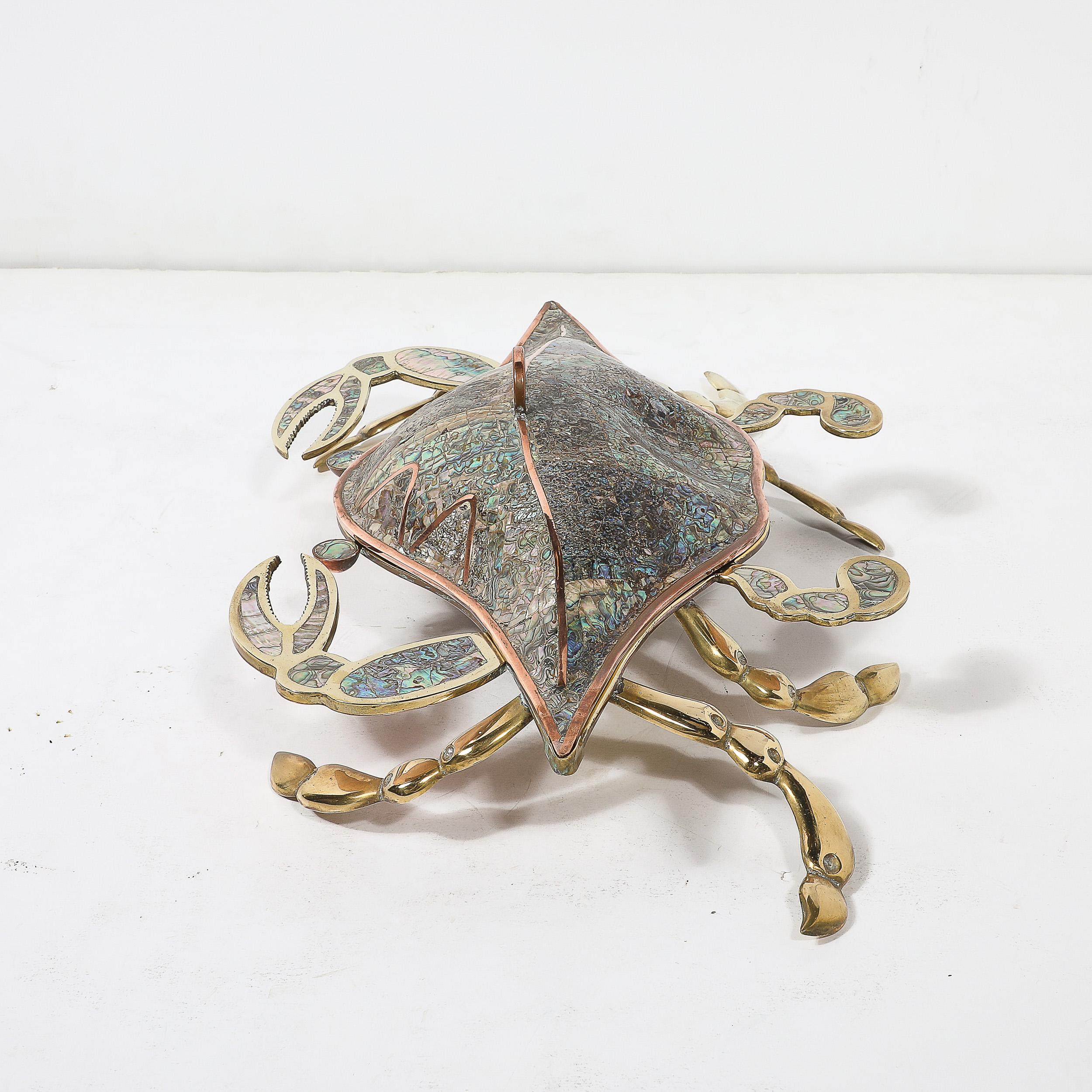 Boîte à crabes en cuivre et laiton sculpturale et ormeau tessellés, moderniste du milieu du siècle en vente 3