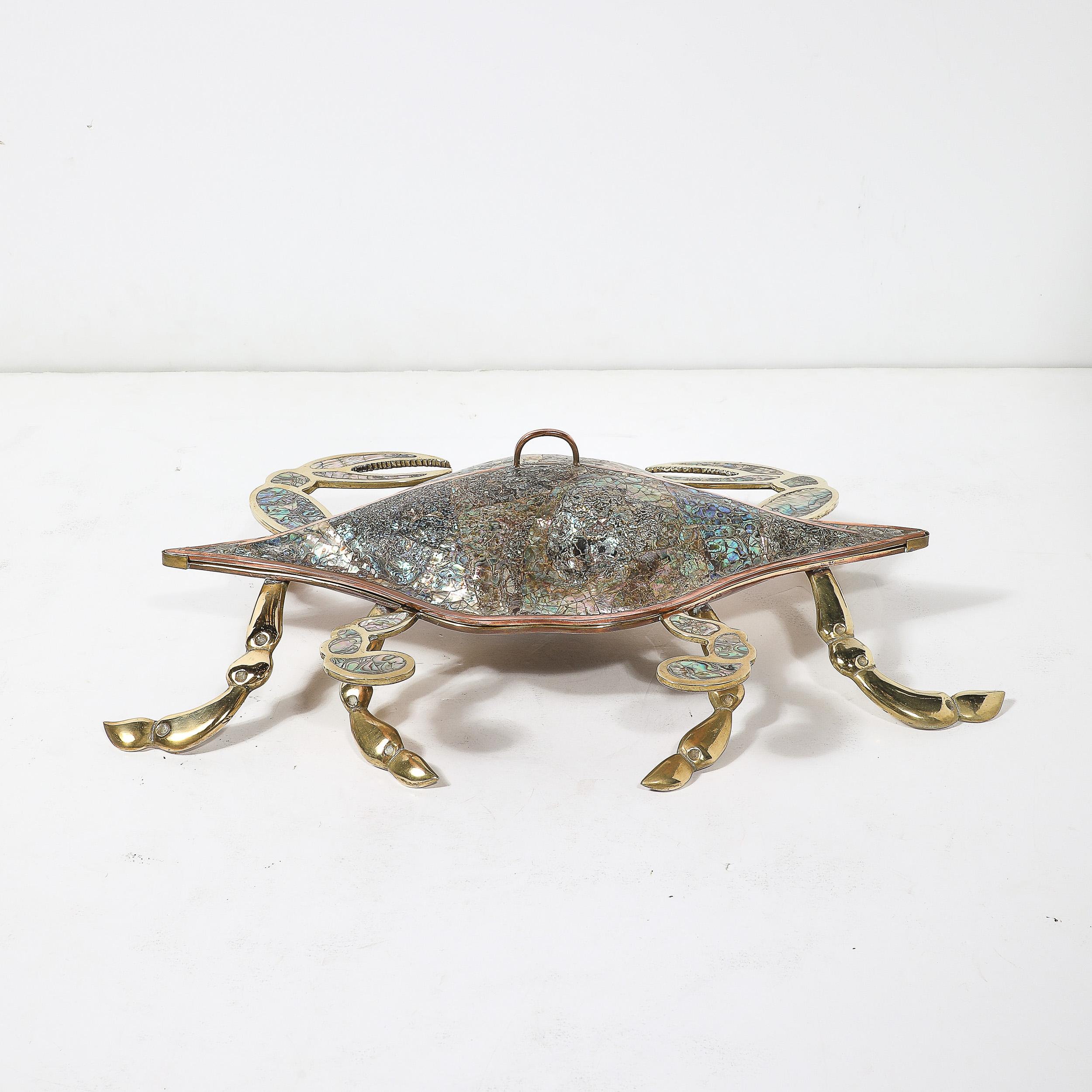 Boîte à crabes en cuivre et laiton sculpturale et ormeau tessellés, moderniste du milieu du siècle en vente 2