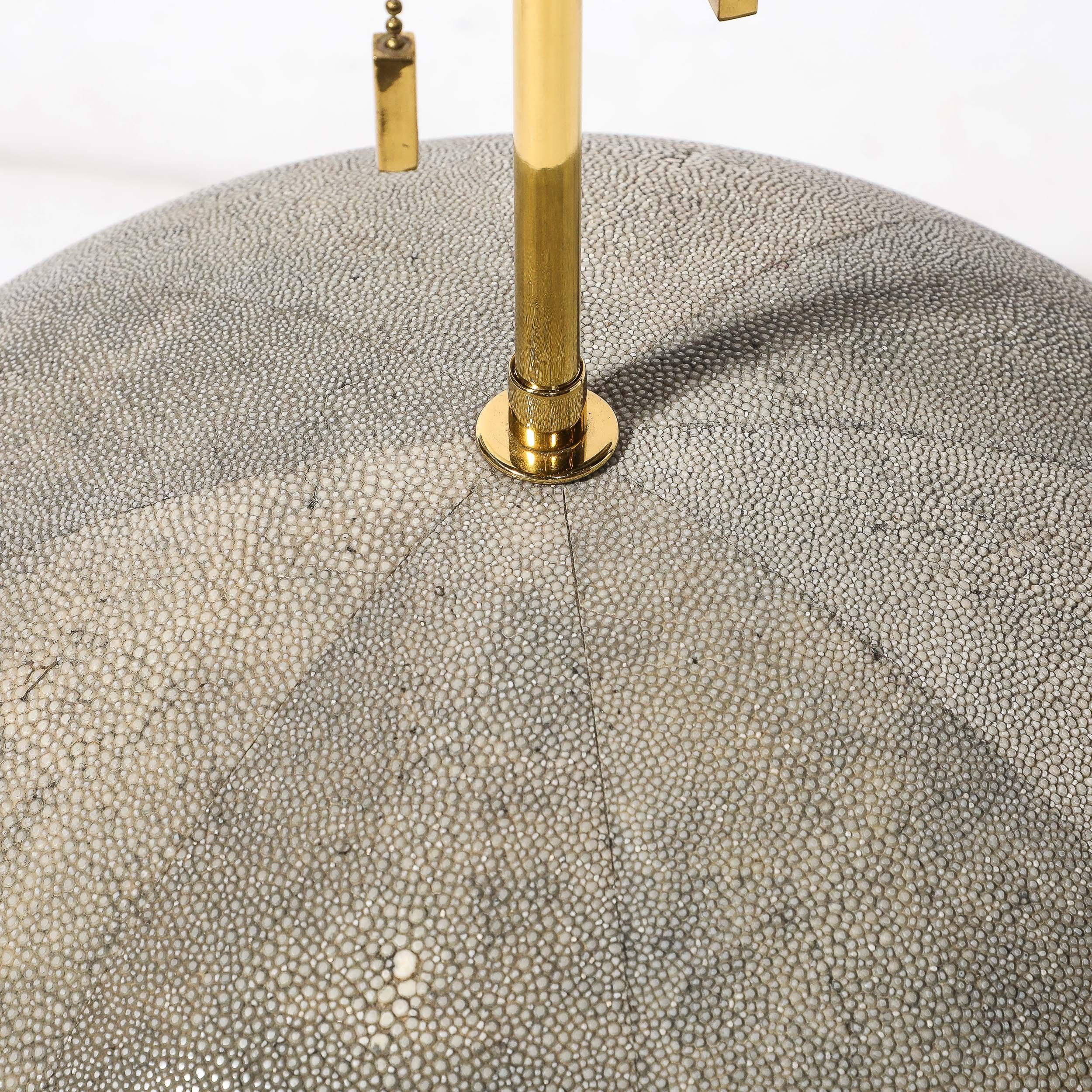 Geometrische tessellierte shagreen-tischlampe von Karl Springer (Mitte des Jahrhunderts) (Chagrinleder) im Angebot