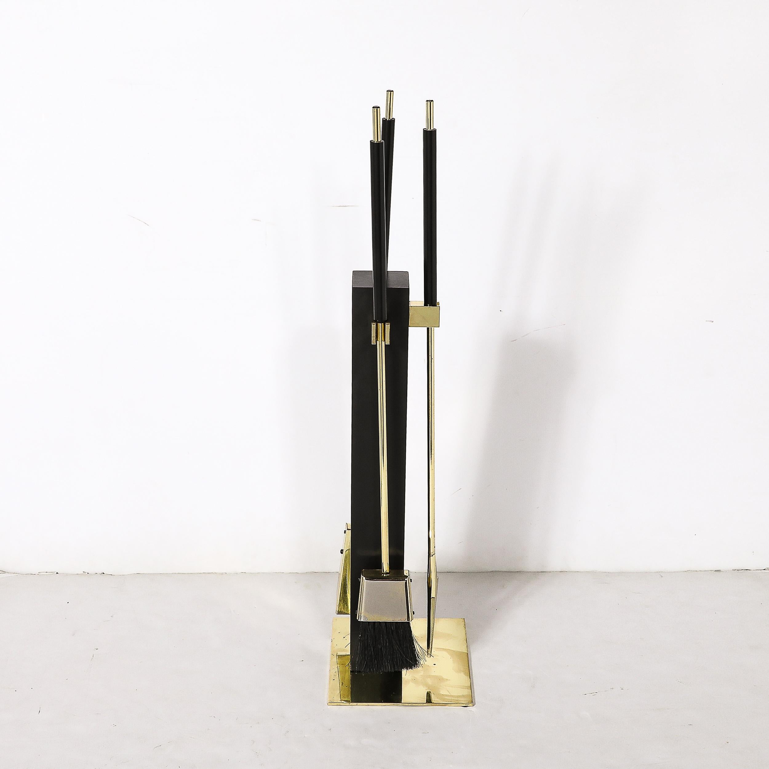 Dreiteiliges modernistisches Feuerwerkzeug-Set aus Messing von Alessandro Albrizzi aus der Mitte des Jahrhunderts im Angebot 3