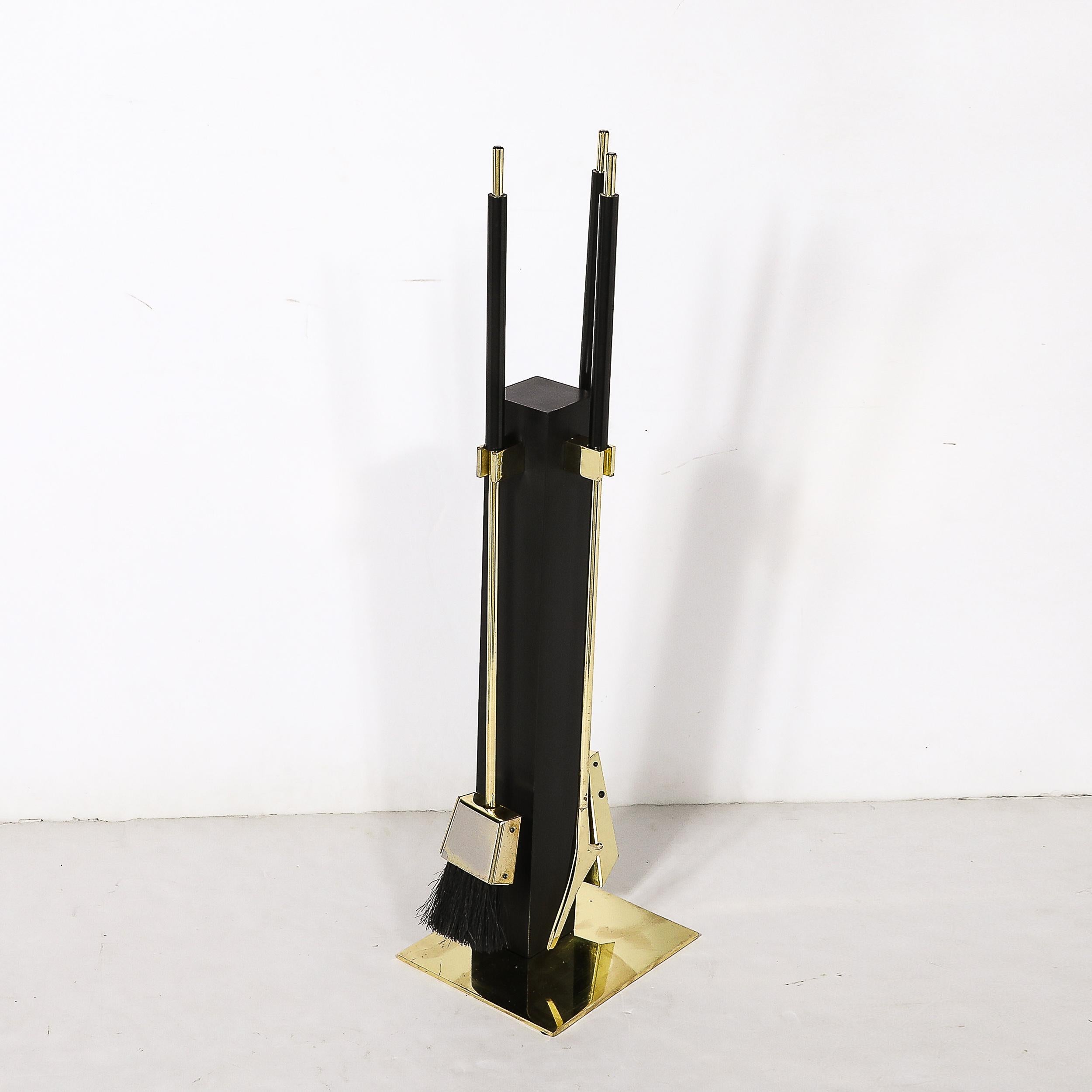 Dreiteiliges modernistisches Feuerwerkzeug-Set aus Messing von Alessandro Albrizzi aus der Mitte des Jahrhunderts im Angebot 4