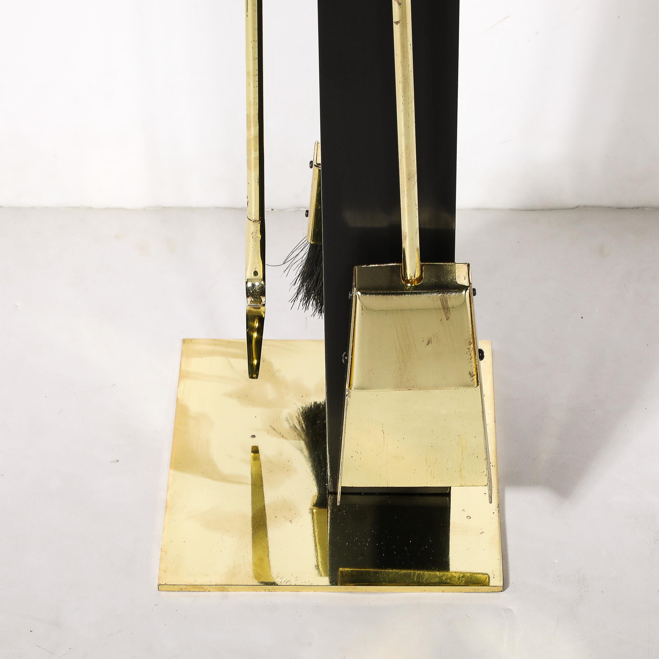 Dreiteiliges modernistisches Feuerwerkzeug-Set aus Messing von Alessandro Albrizzi aus der Mitte des Jahrhunderts (Ende des 20. Jahrhunderts) im Angebot